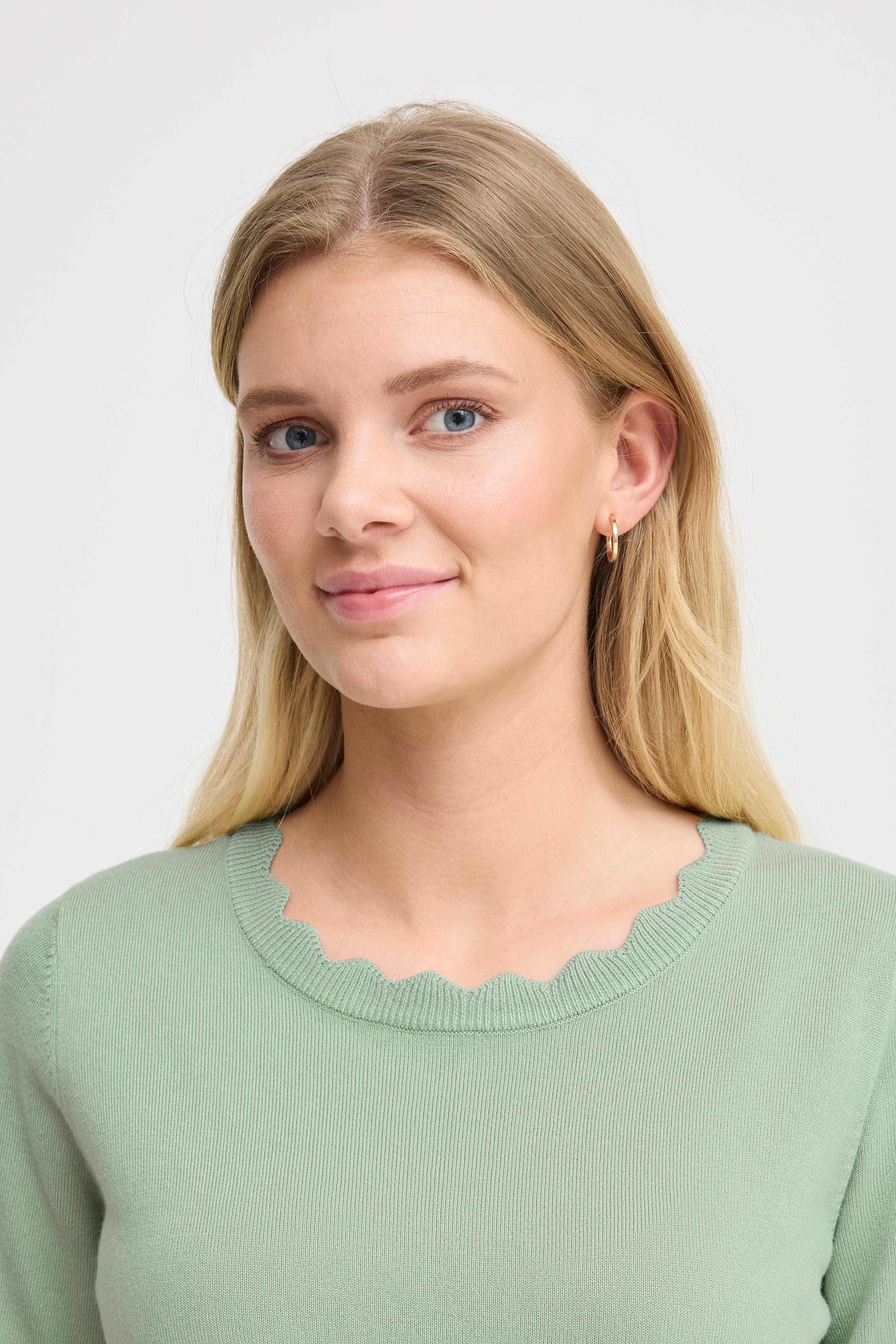 FRCLIA Pullover LOOKBOOK DETAIL 20614081-165808