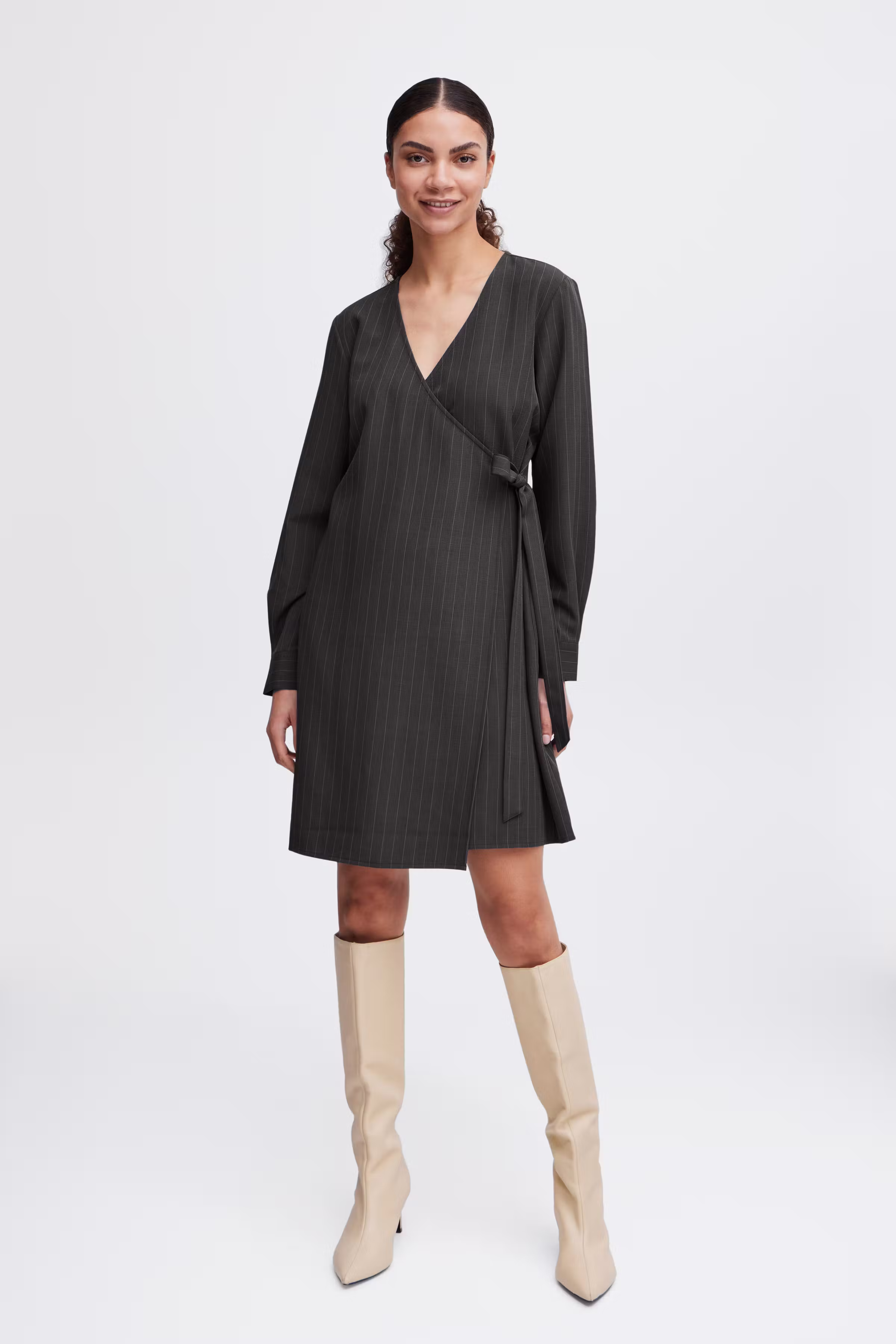 BYMMIDDE Kjole LOOKBOOK FRONT 20815674-203922