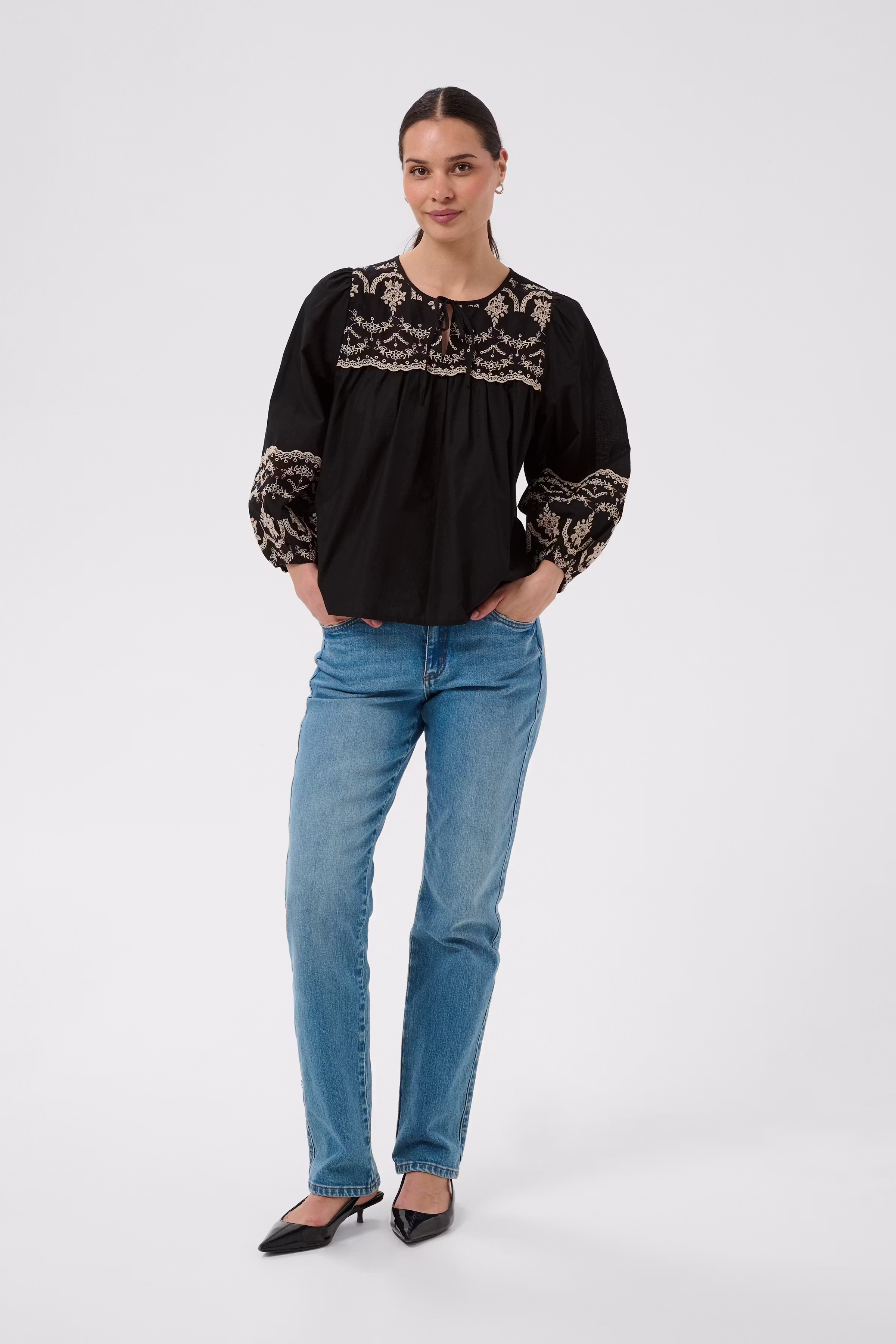KAkis Bluse LOOKBOOK FRONT 10511878-100121