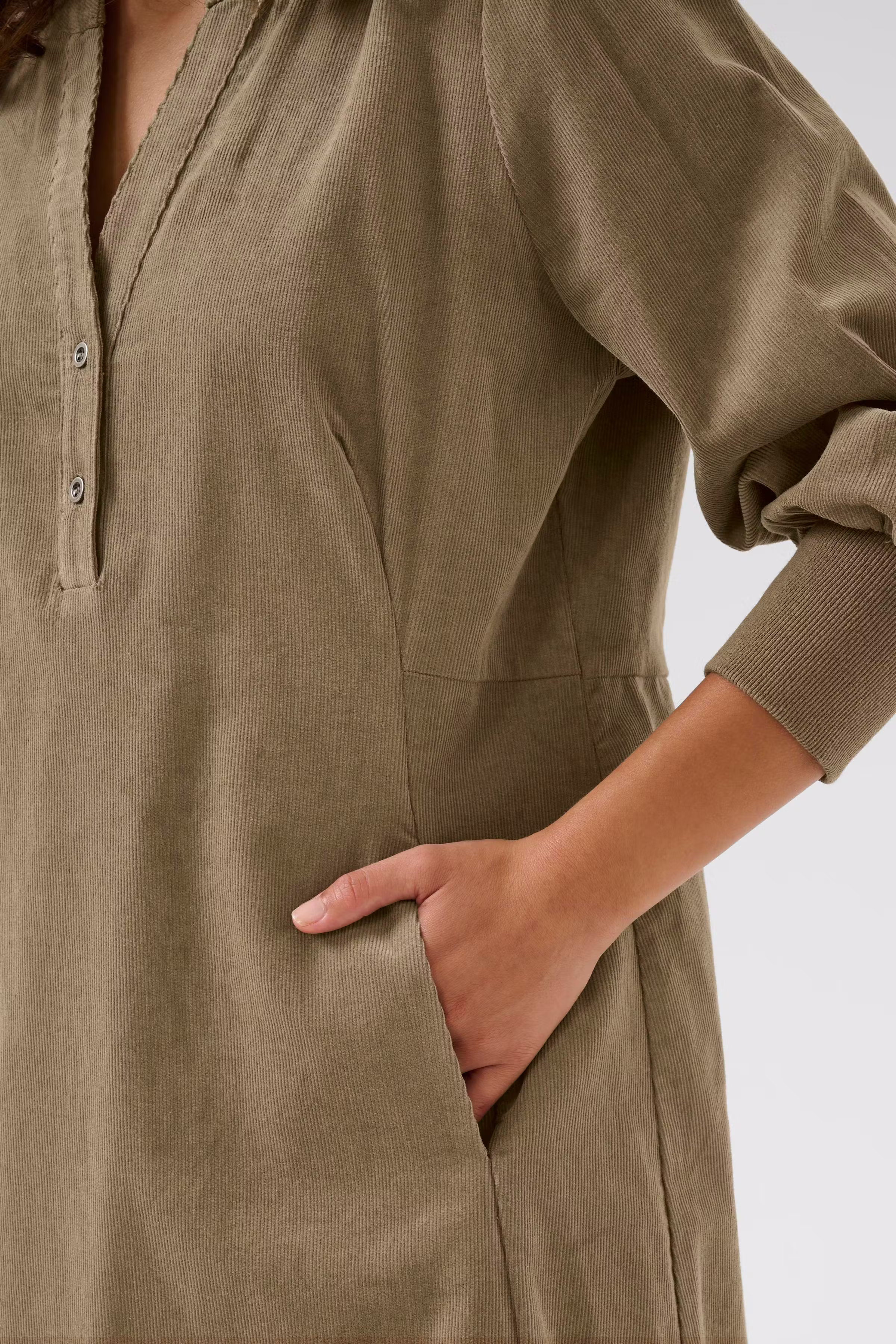 CUrhaena Corduroy jurk LOOKBOOK DETAIL 50112284-171310