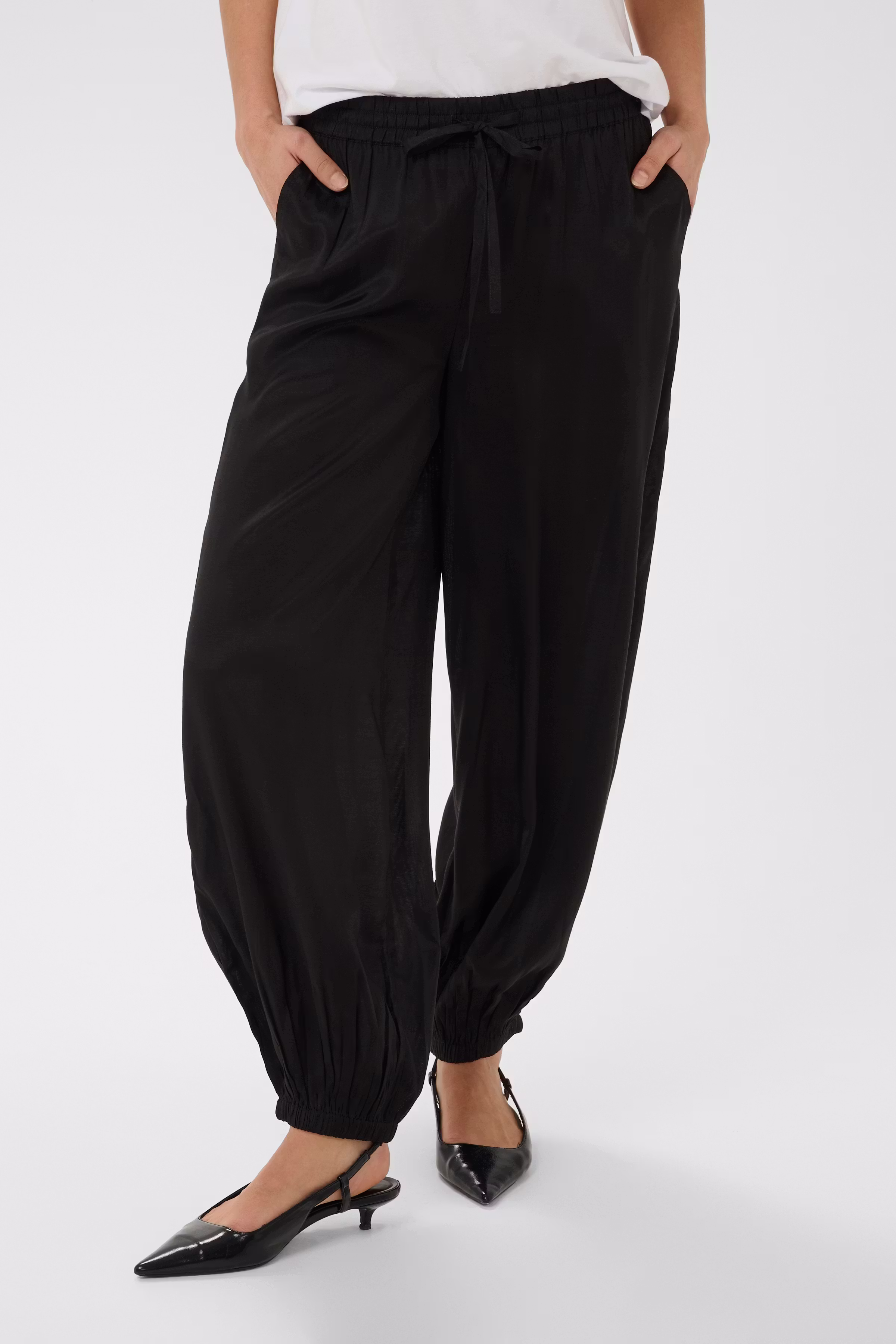 KAbella Bukser LOOKBOOK FRONT 10511523-100121