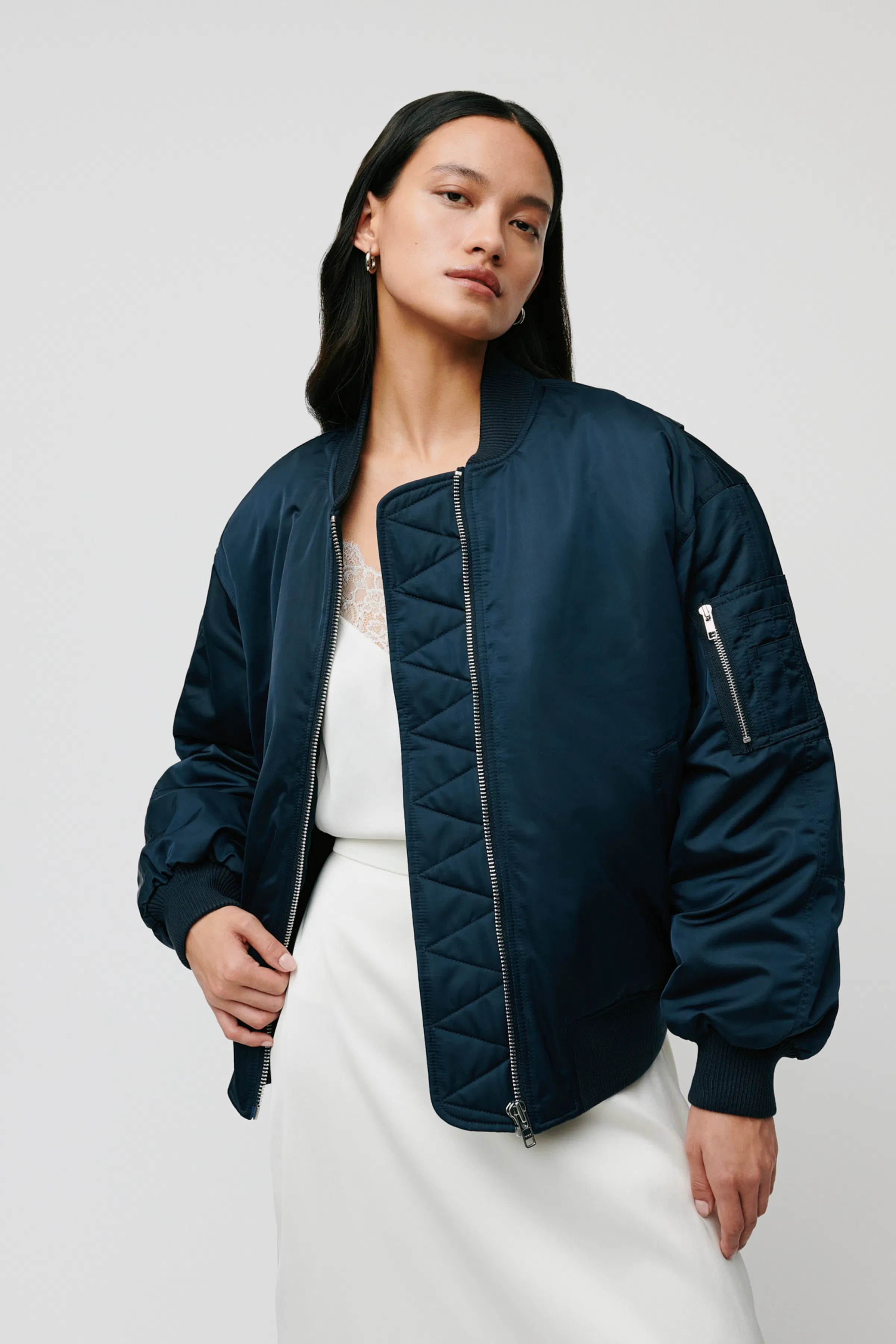 JANE JACKE LOOKBOOK FRONT 30600420-BL900