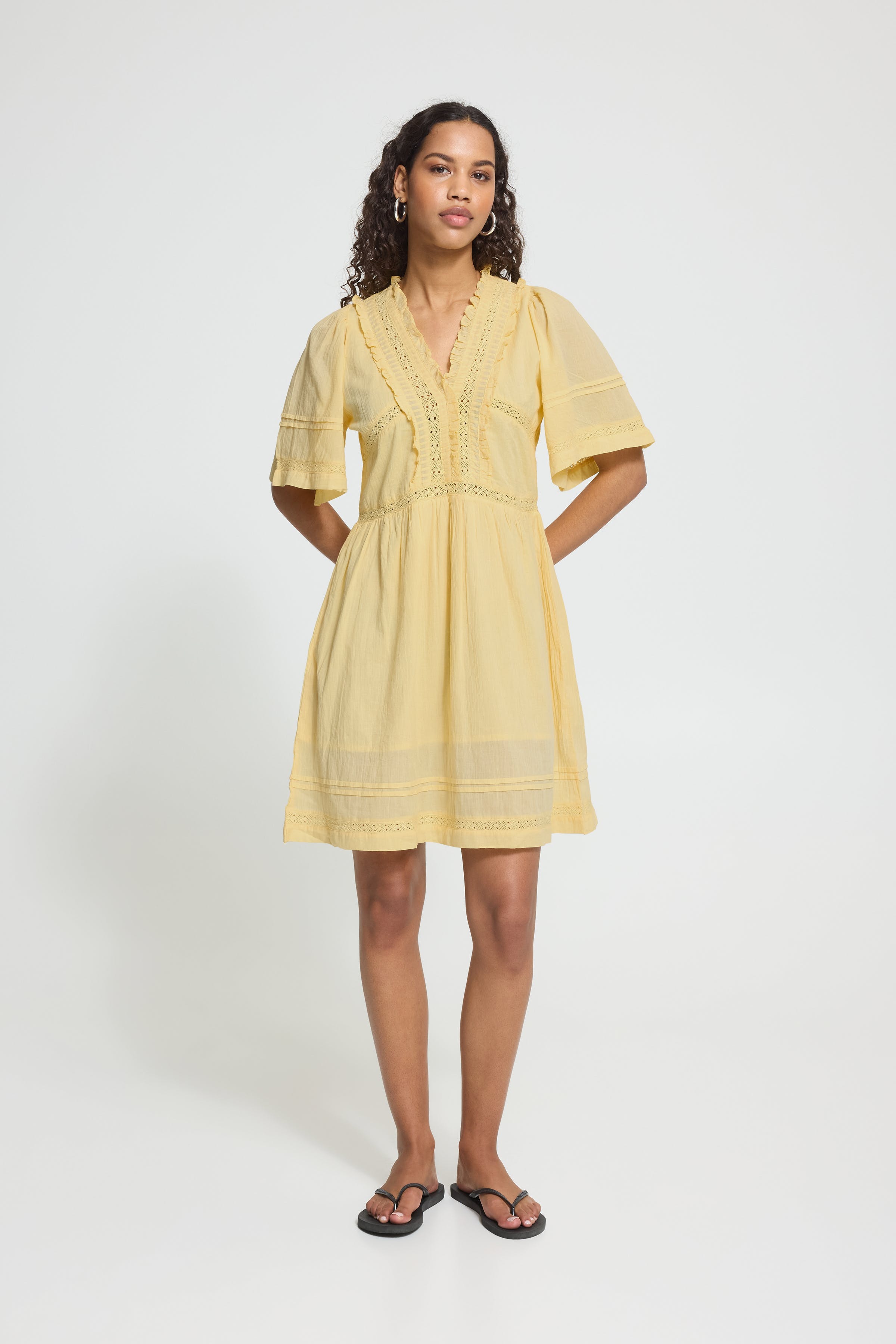 IHVOILANA Kjole LOOKBOOK FRONT 20126705-120720