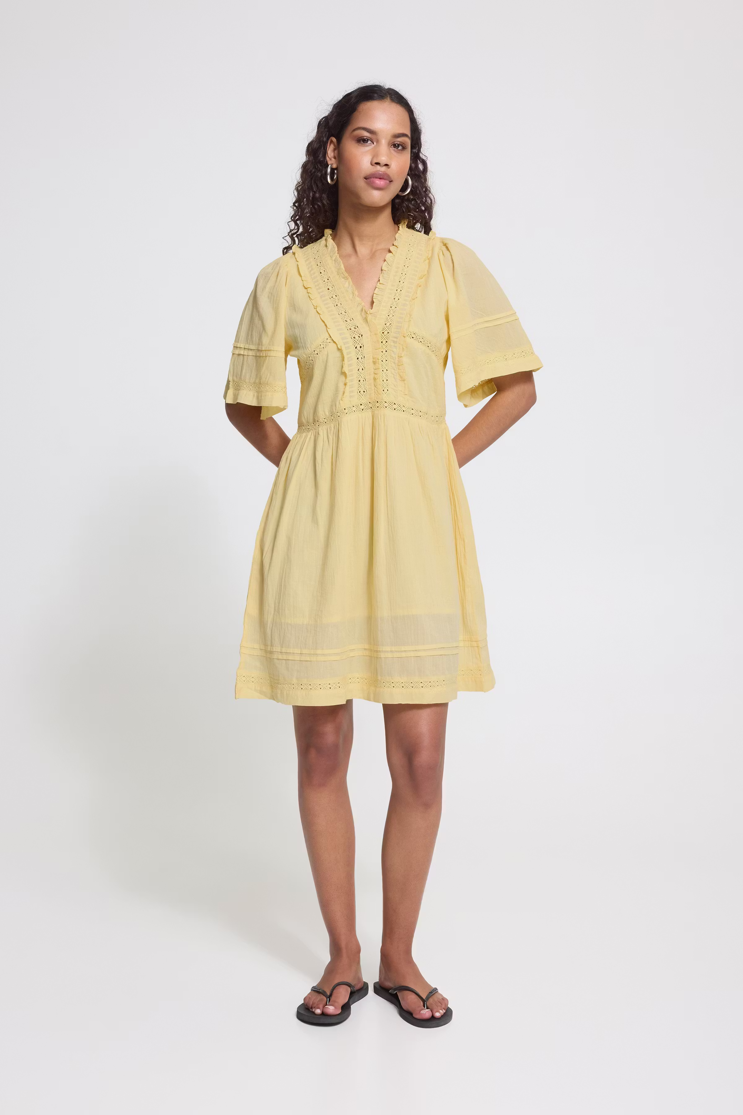 IHVOILANA Kjole LOOKBOOK FRONT 20126705-120720