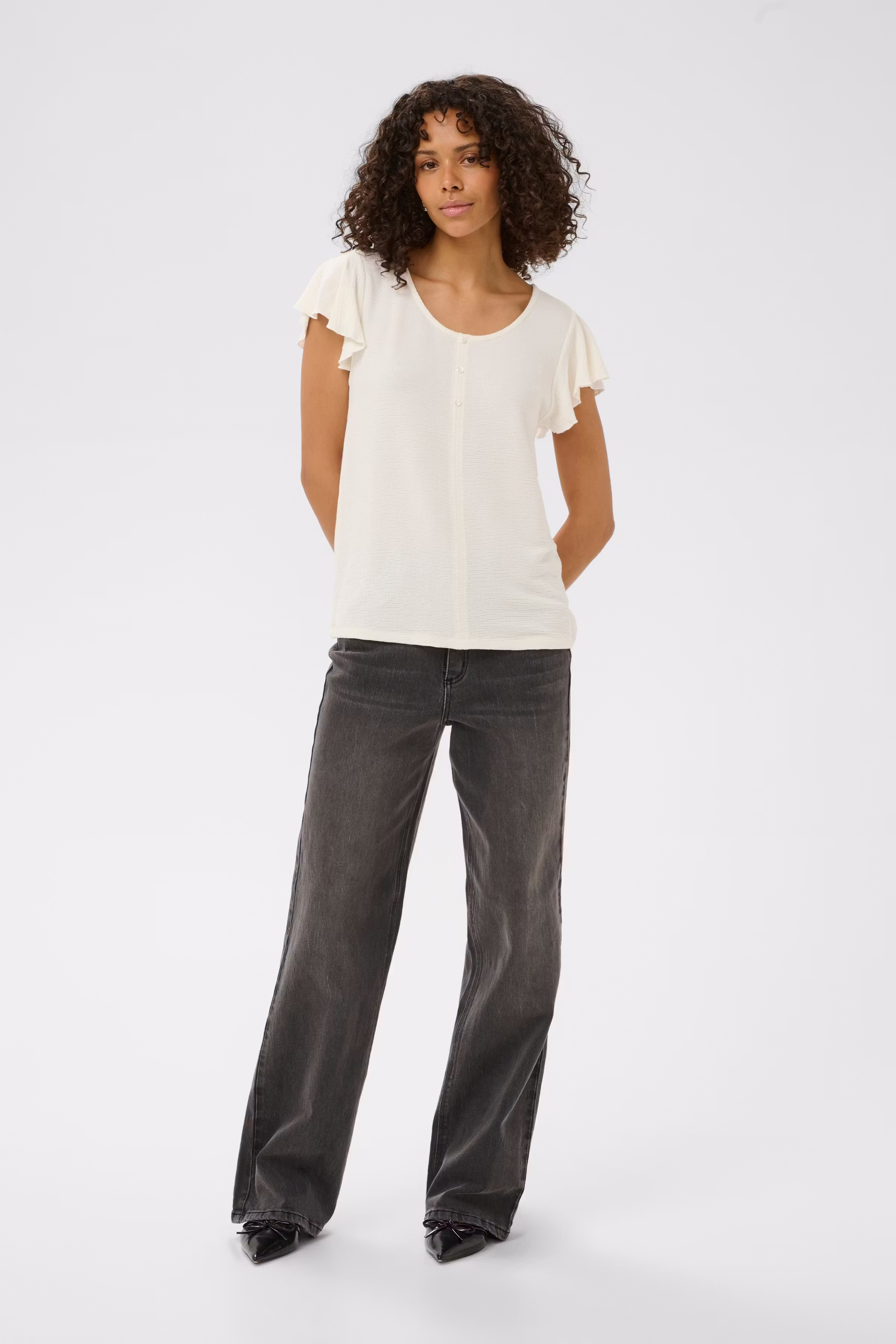 KAsille T-shirt LOOKBOOK FRONT 10512449-110602