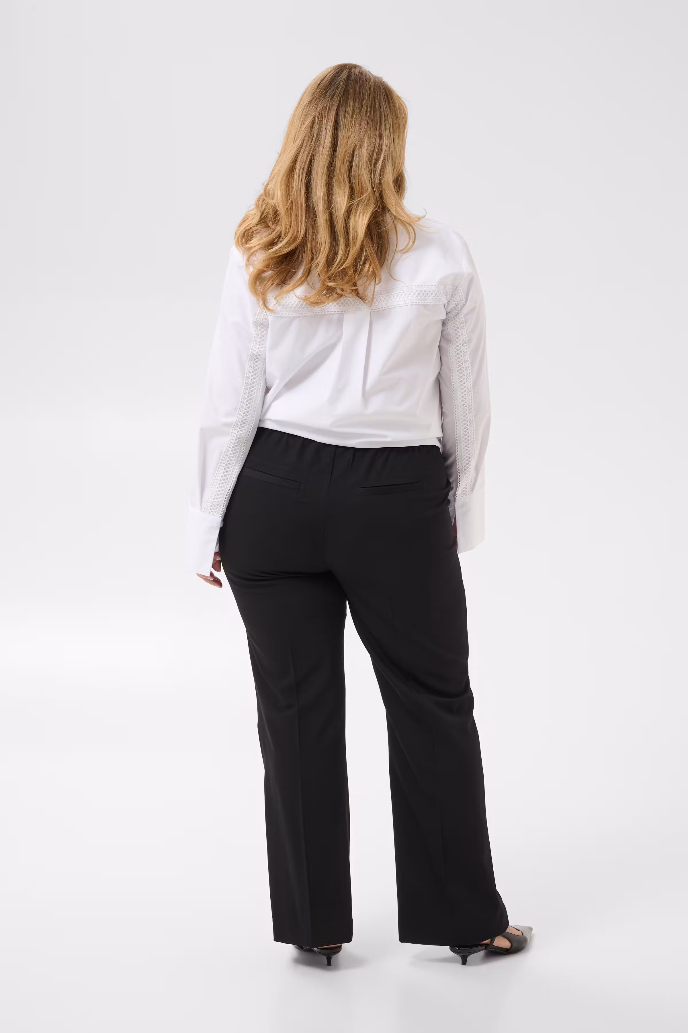 KCsakira Flared Hose LOOKBOOK BACK 10582588-100121