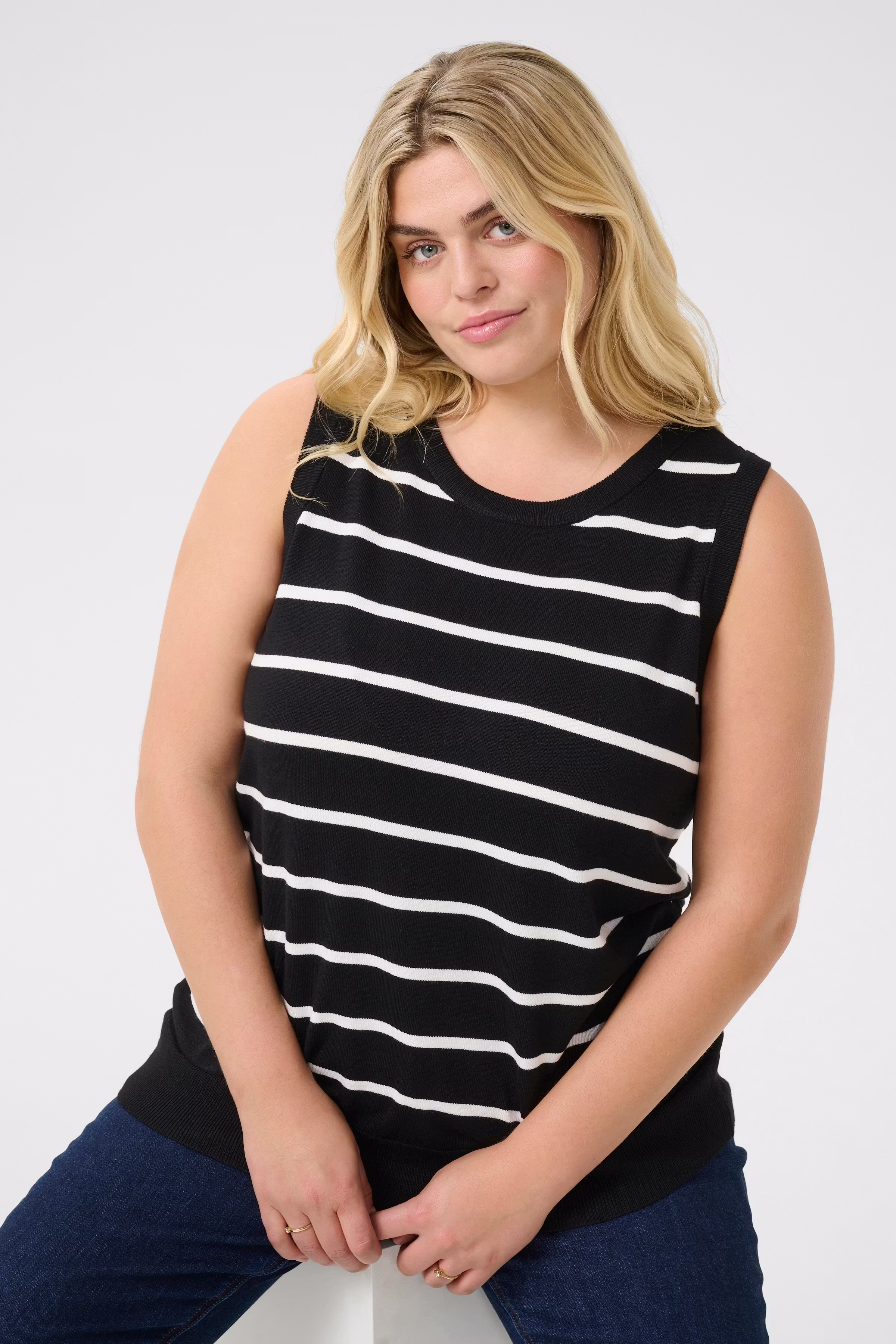 KClizzy Pullover LOOKBOOK DETAIL 10583104-107263