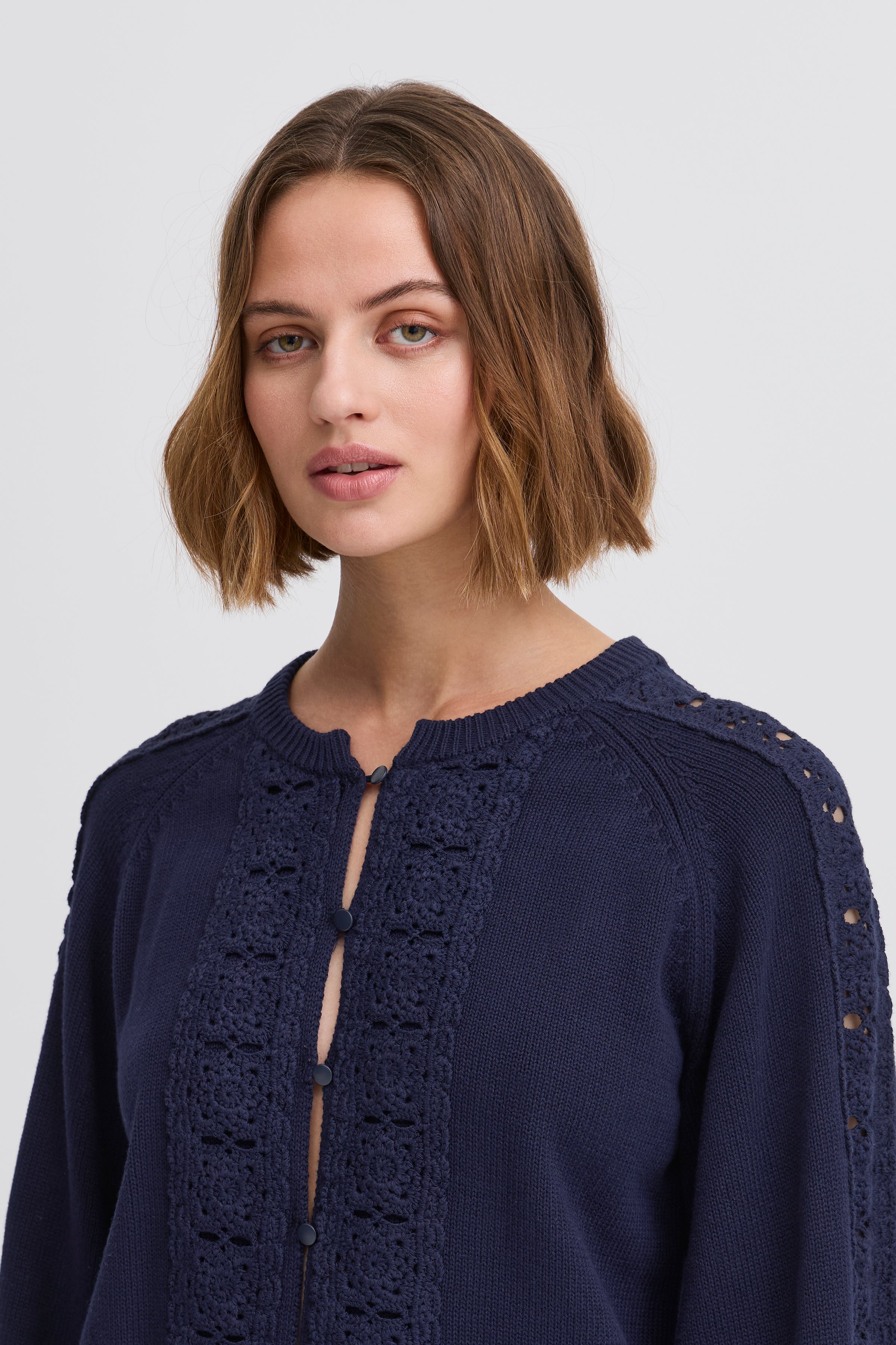 IRANNIE Vest LOOKBOOK DETAIL 20121968-193831