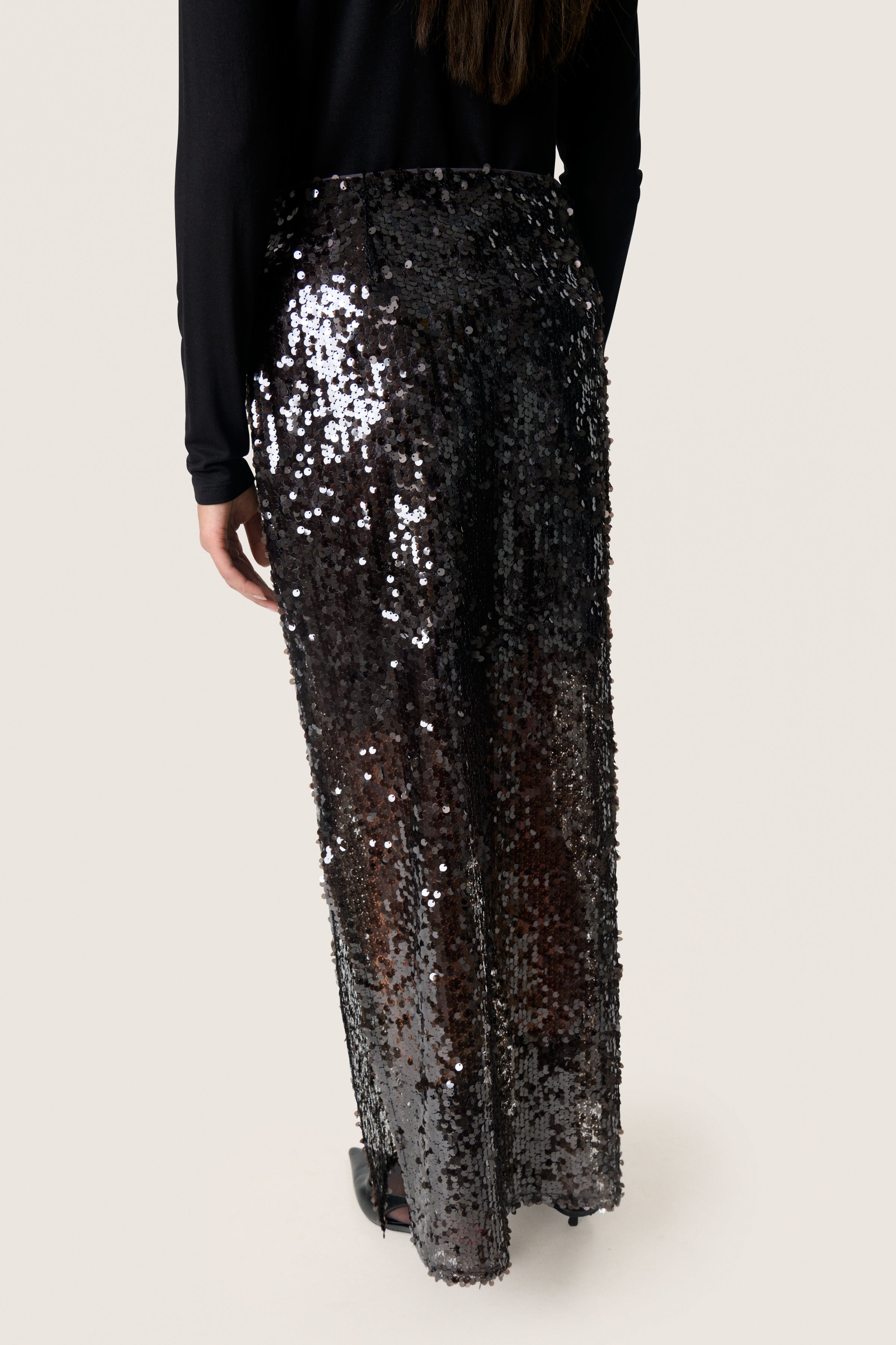 SLCochella Skirt LOOKBOOK BACK 30408627-191109