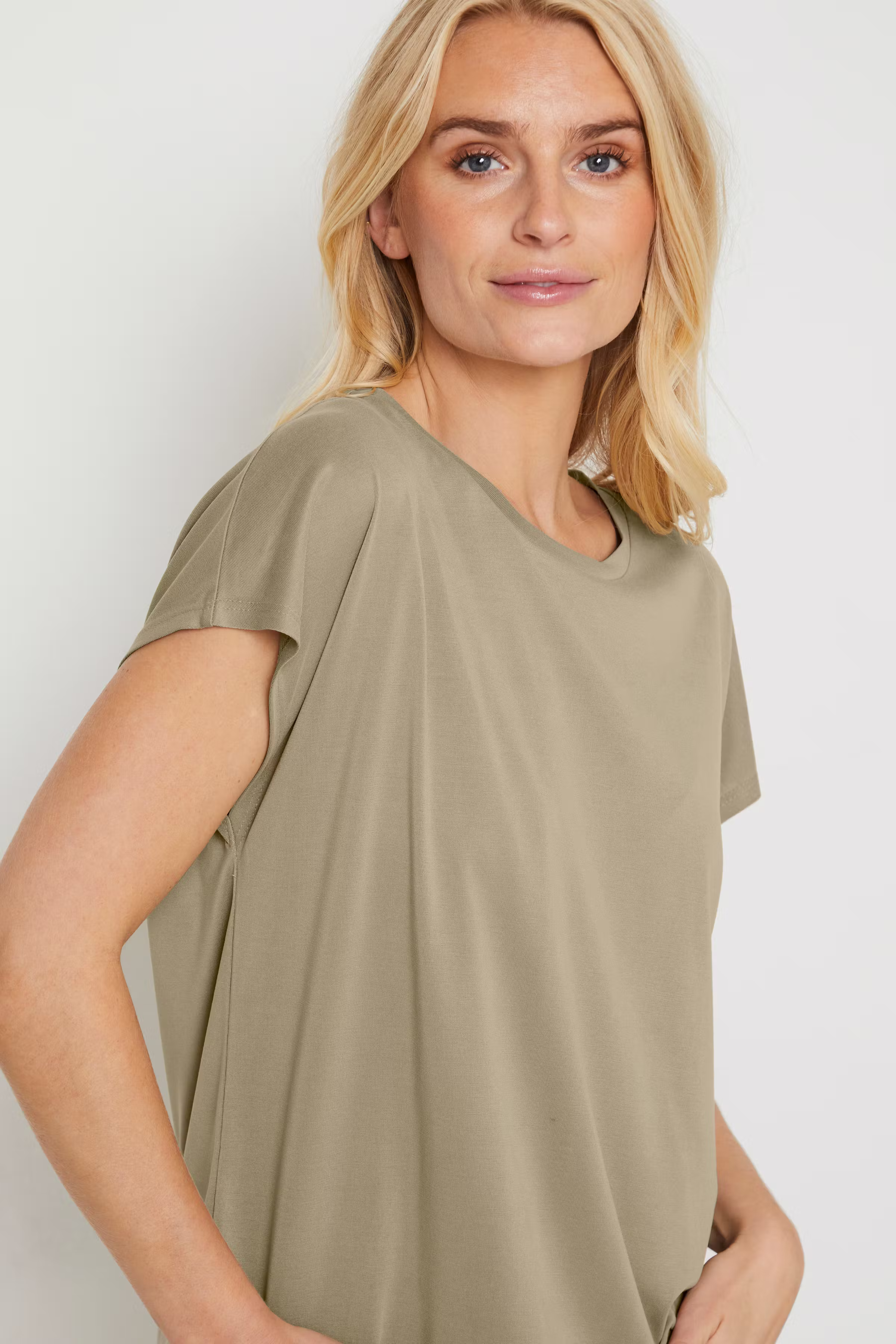 T-shirt LOOKBOOK DETAIL 10609383-170630