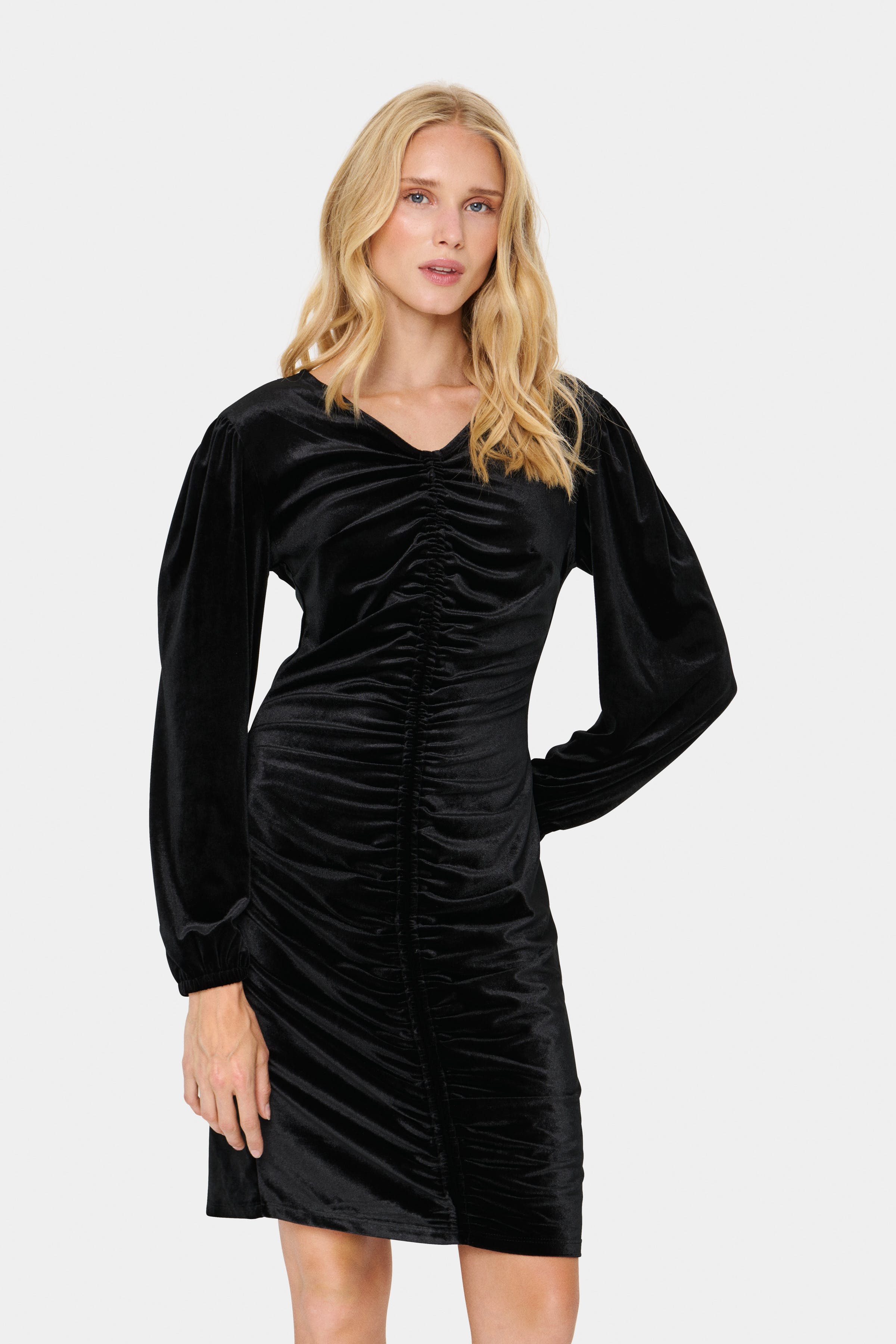 HebaSZ Velvet Kleid LOOKBOOK FRONT 30513638-193911