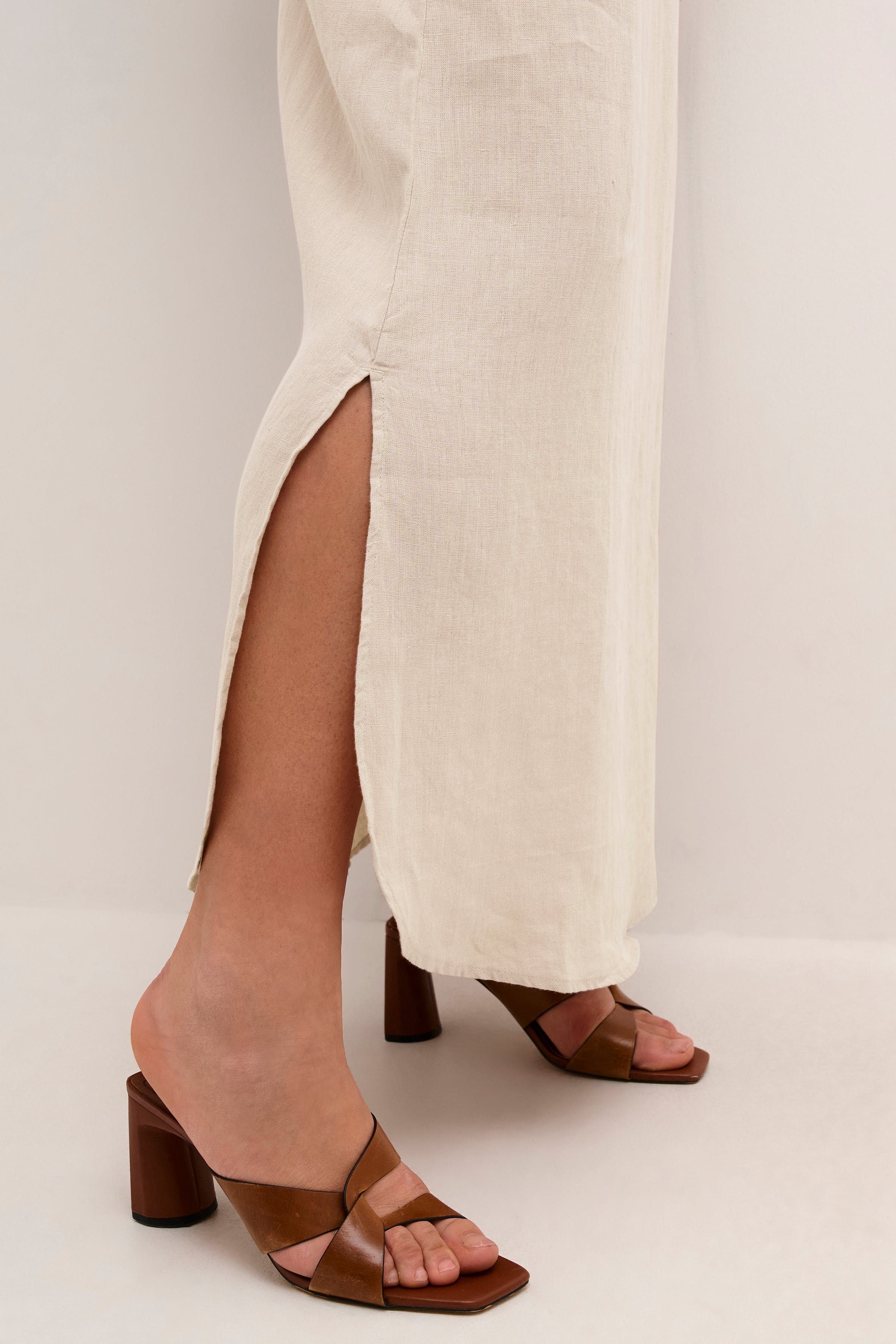 CRBellis Linen skirt LOOKBOOK DETAIL 10612565-104537