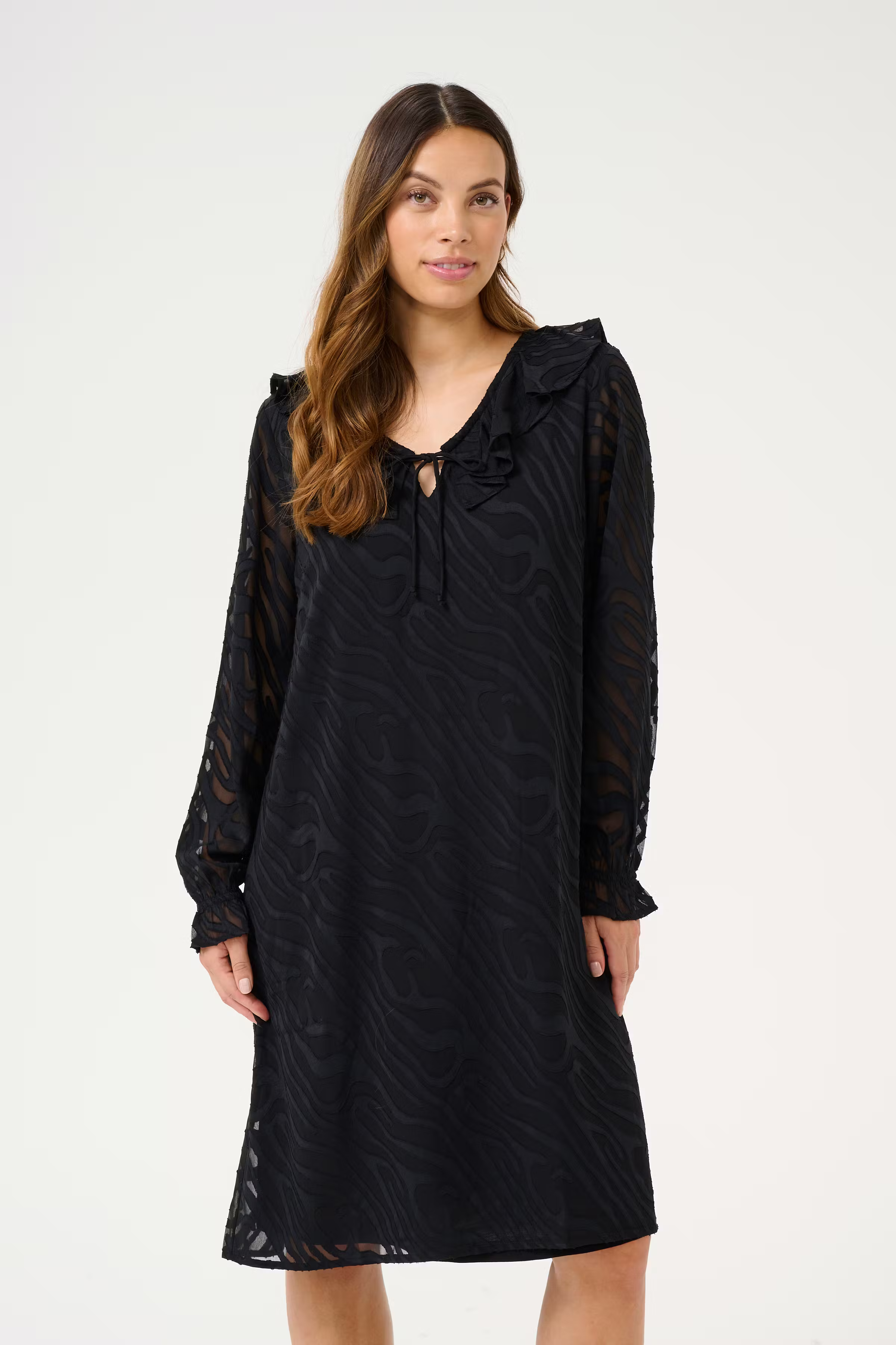 CRYana Kleid LOOKBOOK FRONT 10612985-107365