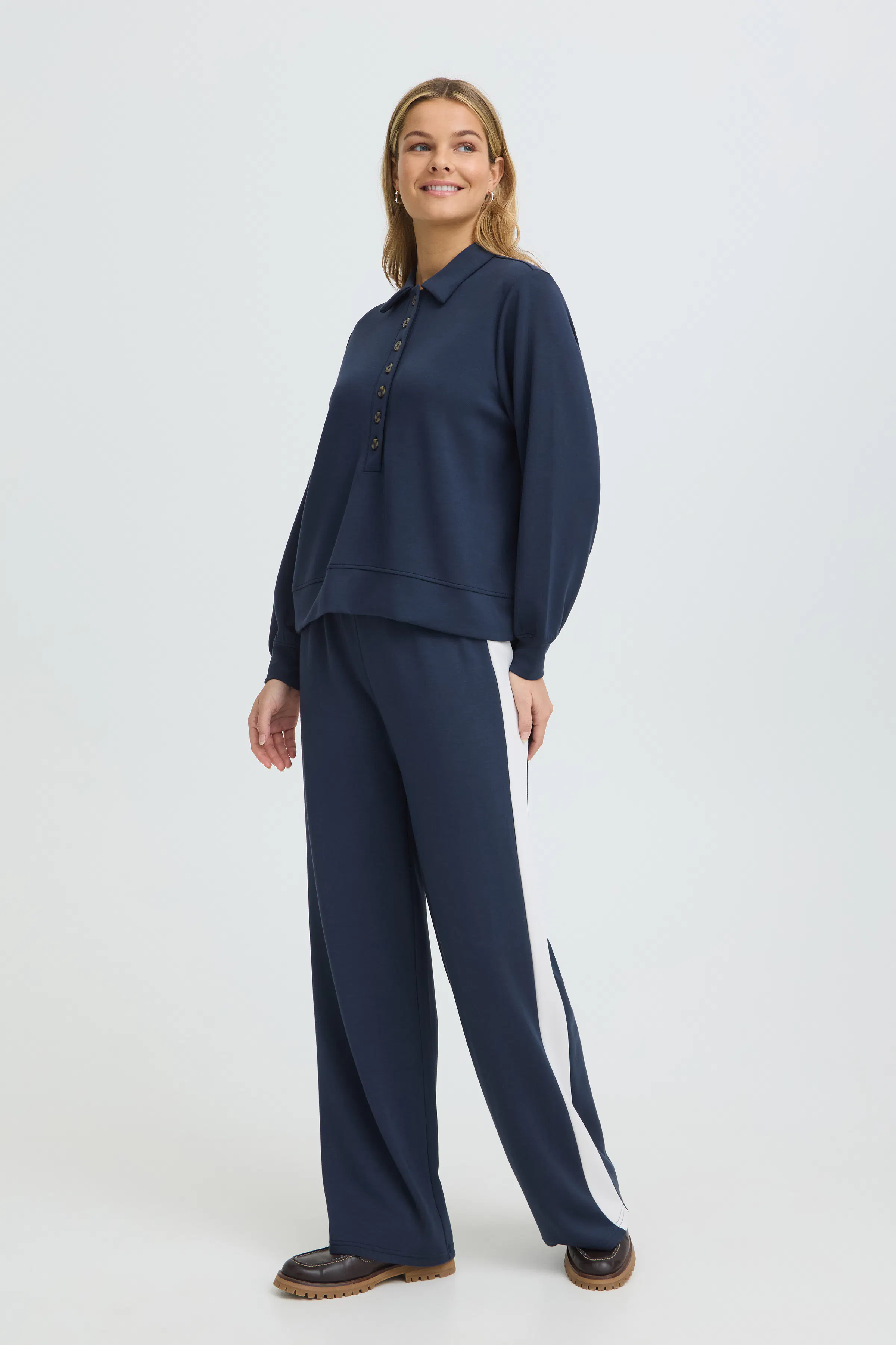 FRAURORA Sweatshirt LOOKBOOK FRONT 20618036-193923