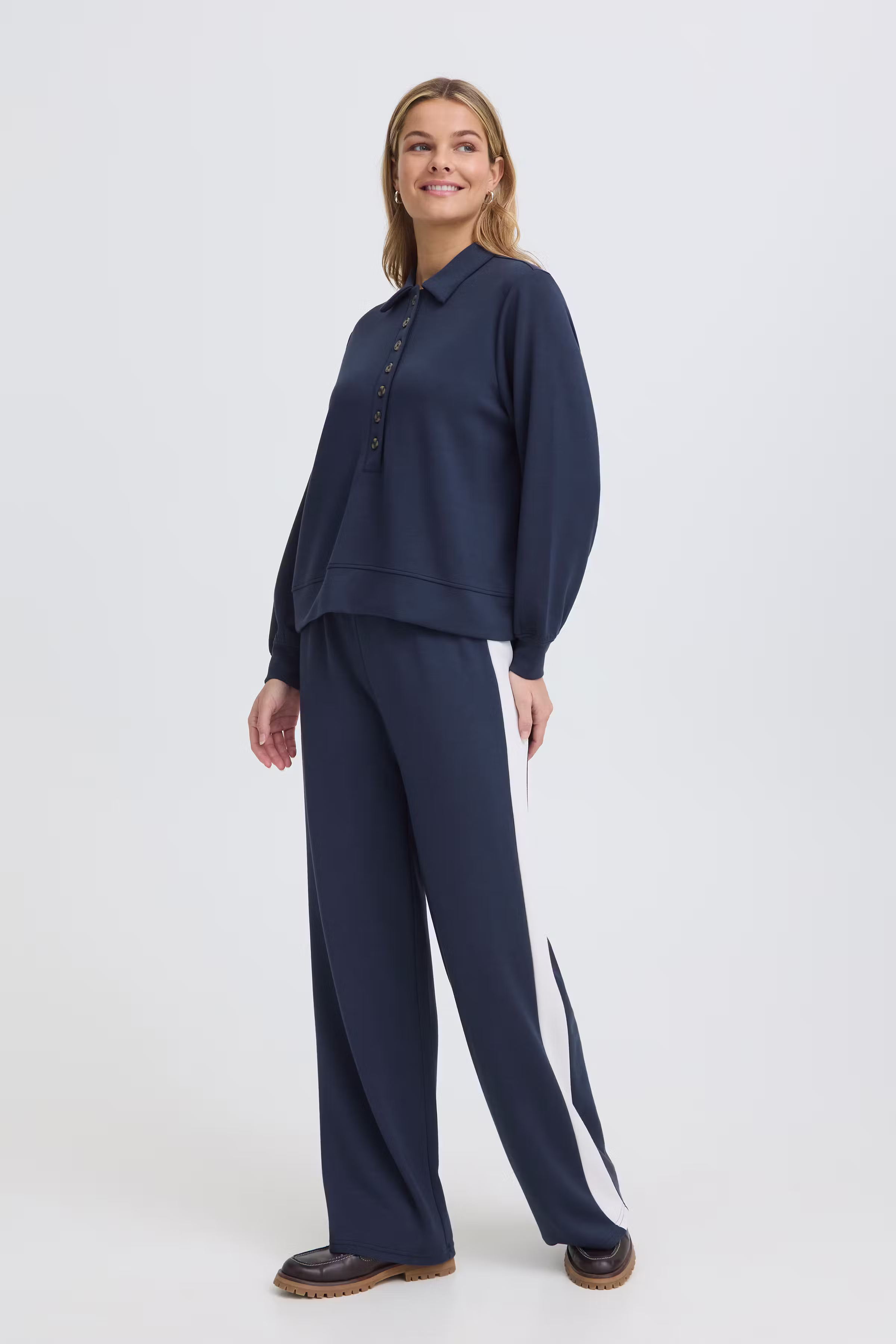 FRAURORA Sweatshirt LOOKBOOK FRONT 20618036-193923