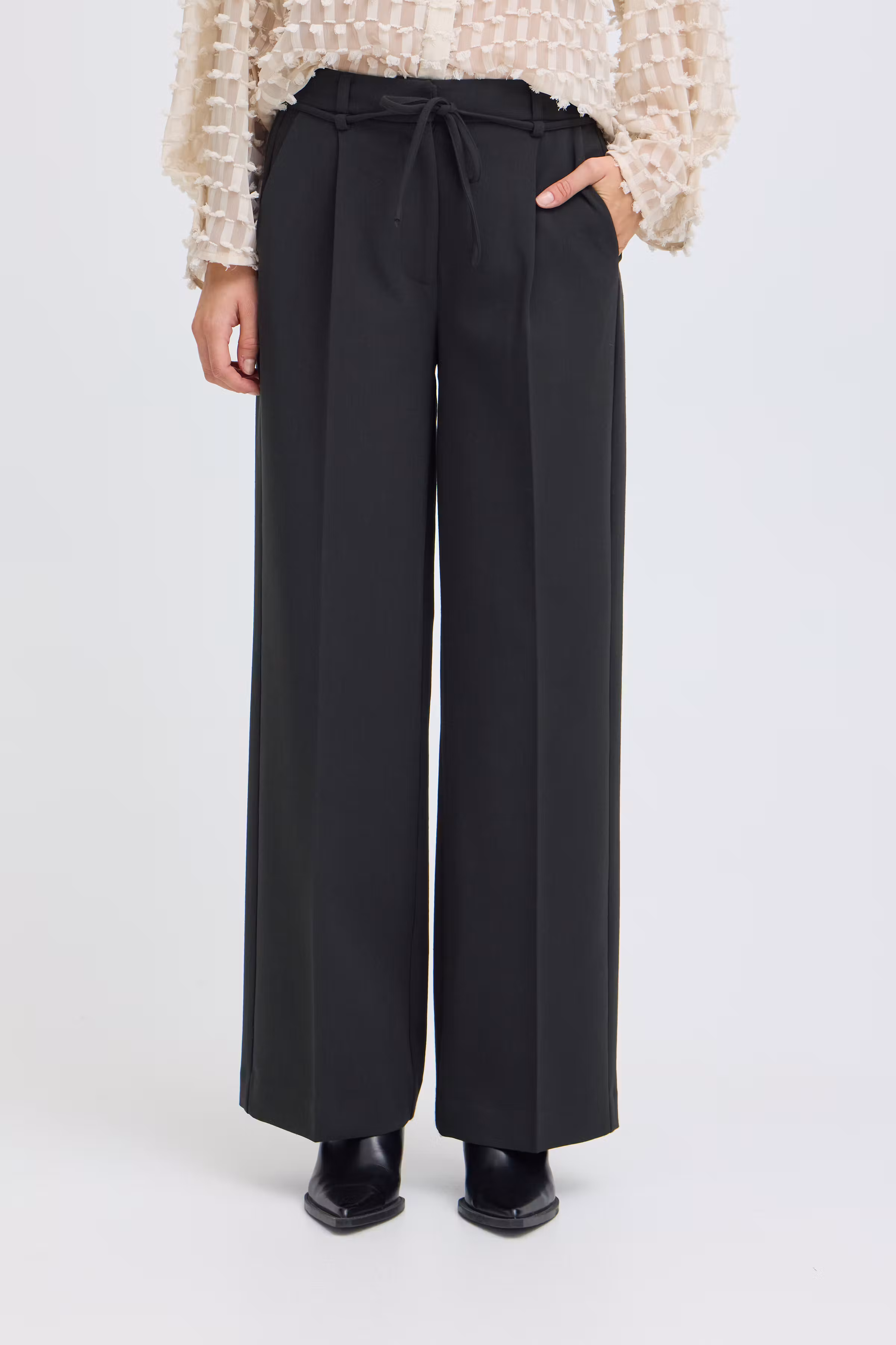 BYEARL Trousers LOOKBOOK FRONT 20819732-194008