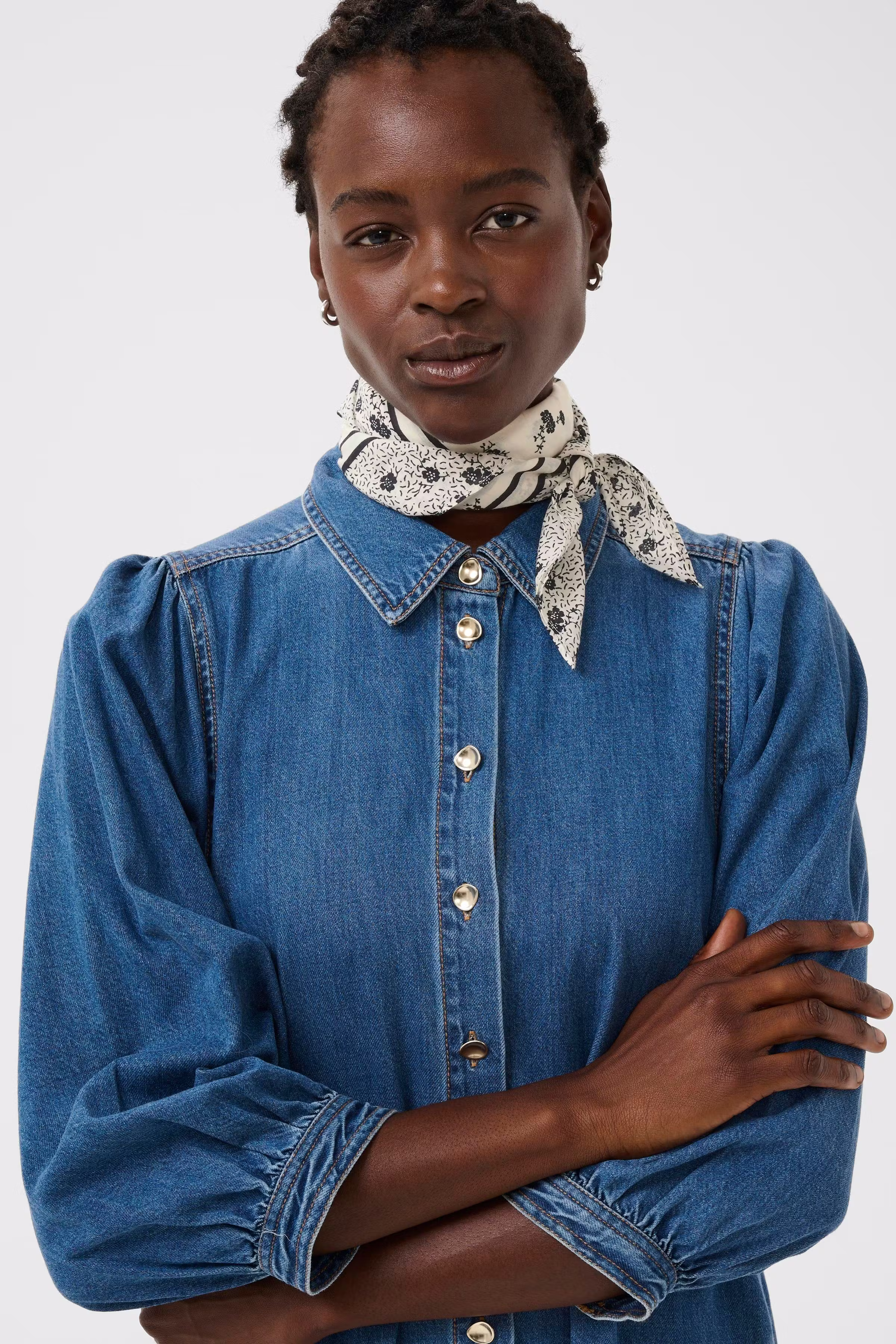 PhiPW Scarf LOOKBOOK DETAIL 30309304-304545