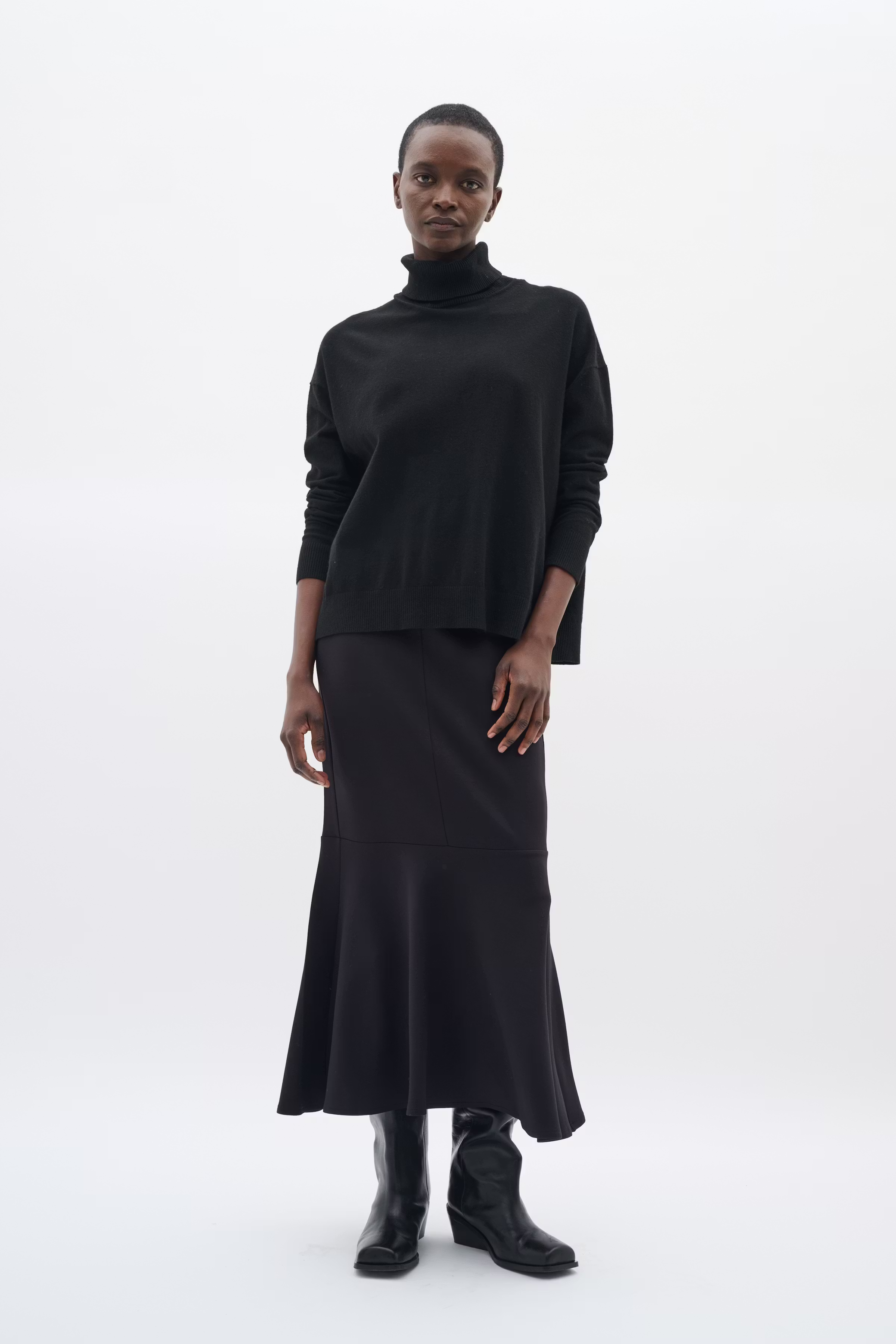 GleaIW Kellsie Turtleneck Pullover LOOKBOOK FRONT 30110934-194008