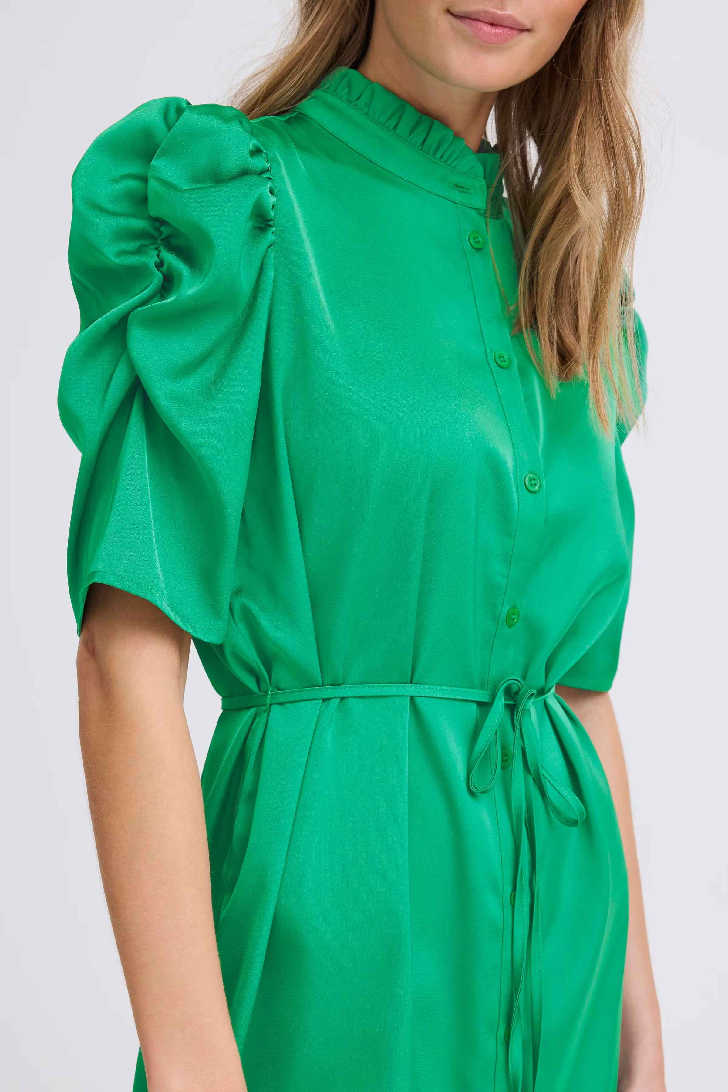 IHNIMA Kjole LOOKBOOK DETAIL 20123835-175923
