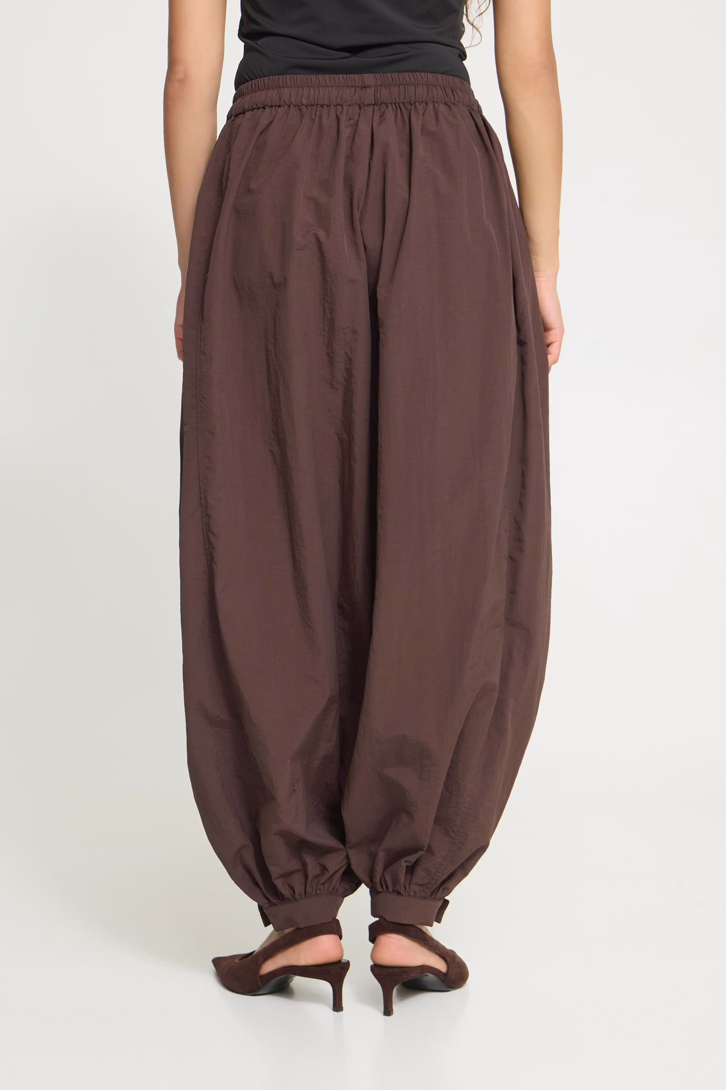IHGAFNA Byxor LOOKBOOK BACK 20126776-190915