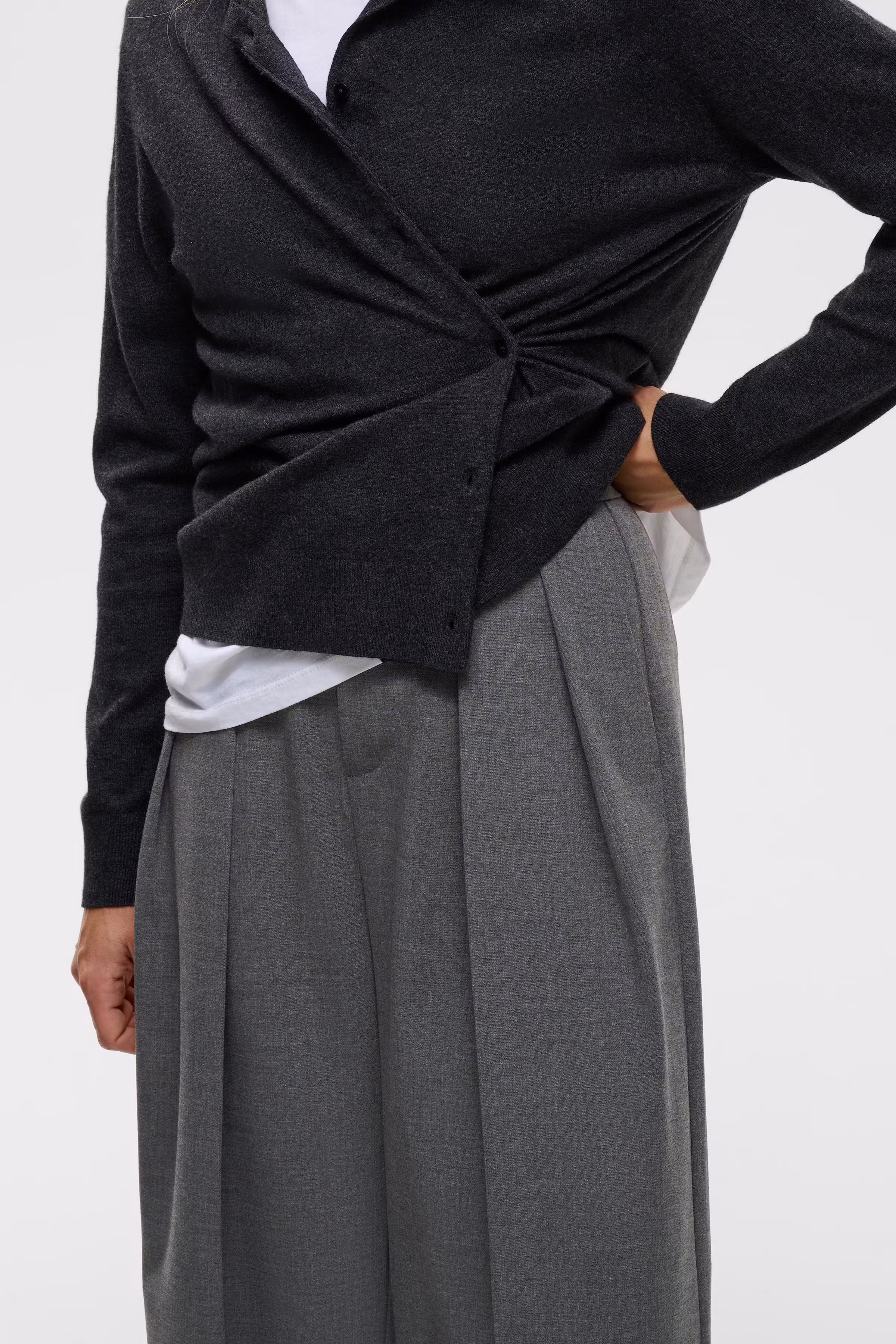 LOSANIW Trousers LOOKBOOK DETAIL 30113708-300596