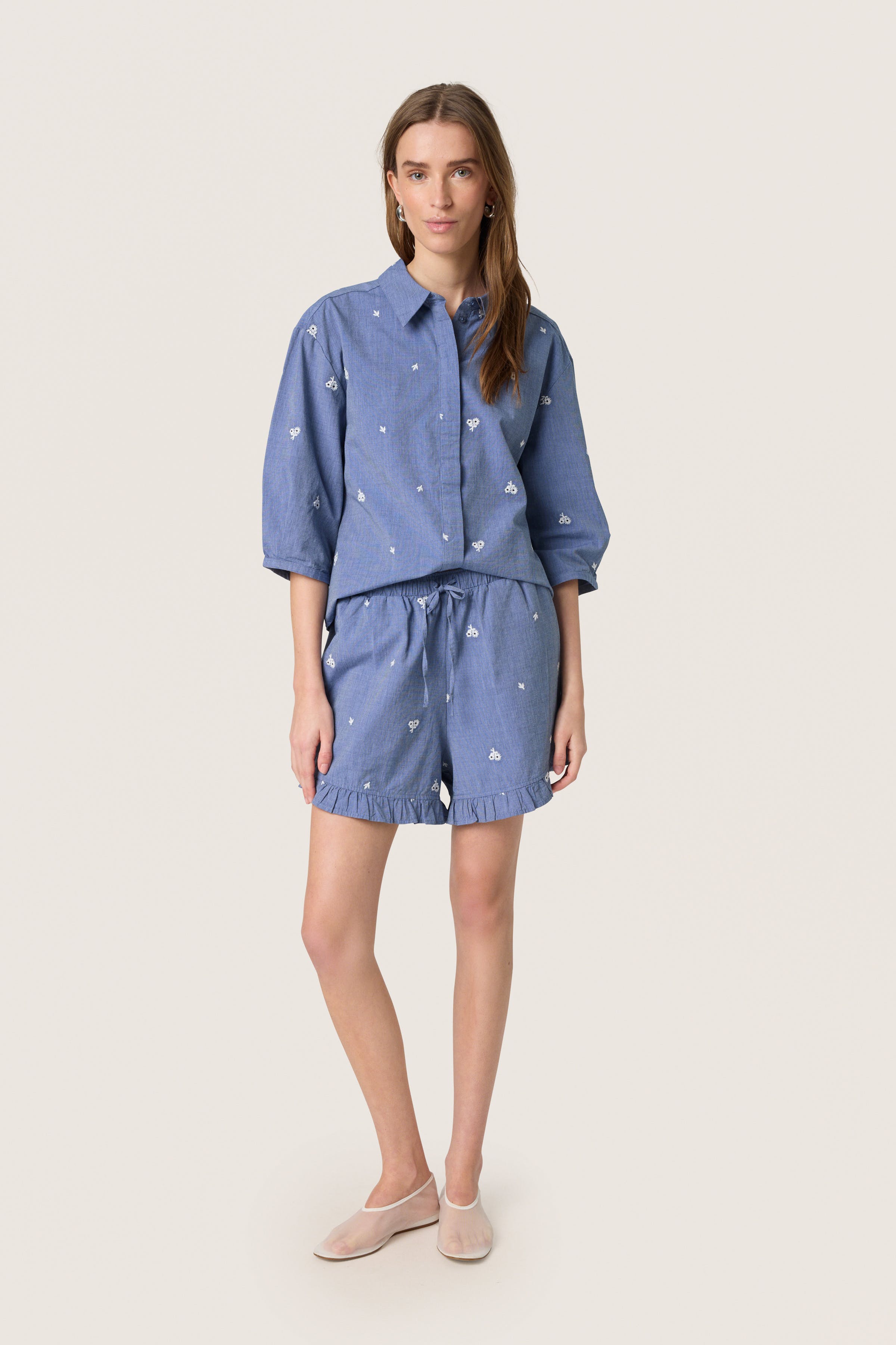 SLElly Shorts LOOKBOOK FRONT 30408272-301130