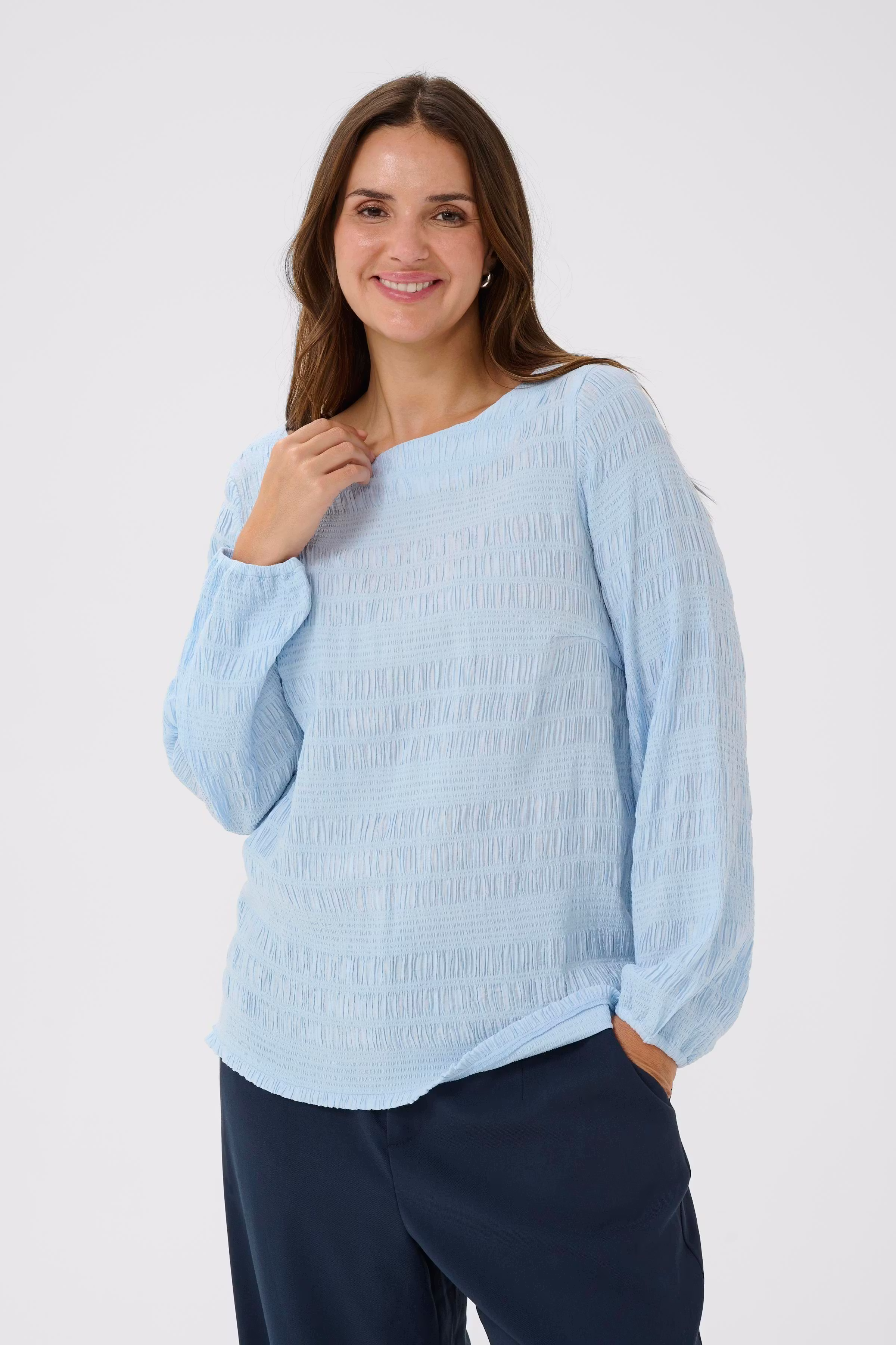 KCjourtney Bluse LOOKBOOK FRONT 10584027-144005