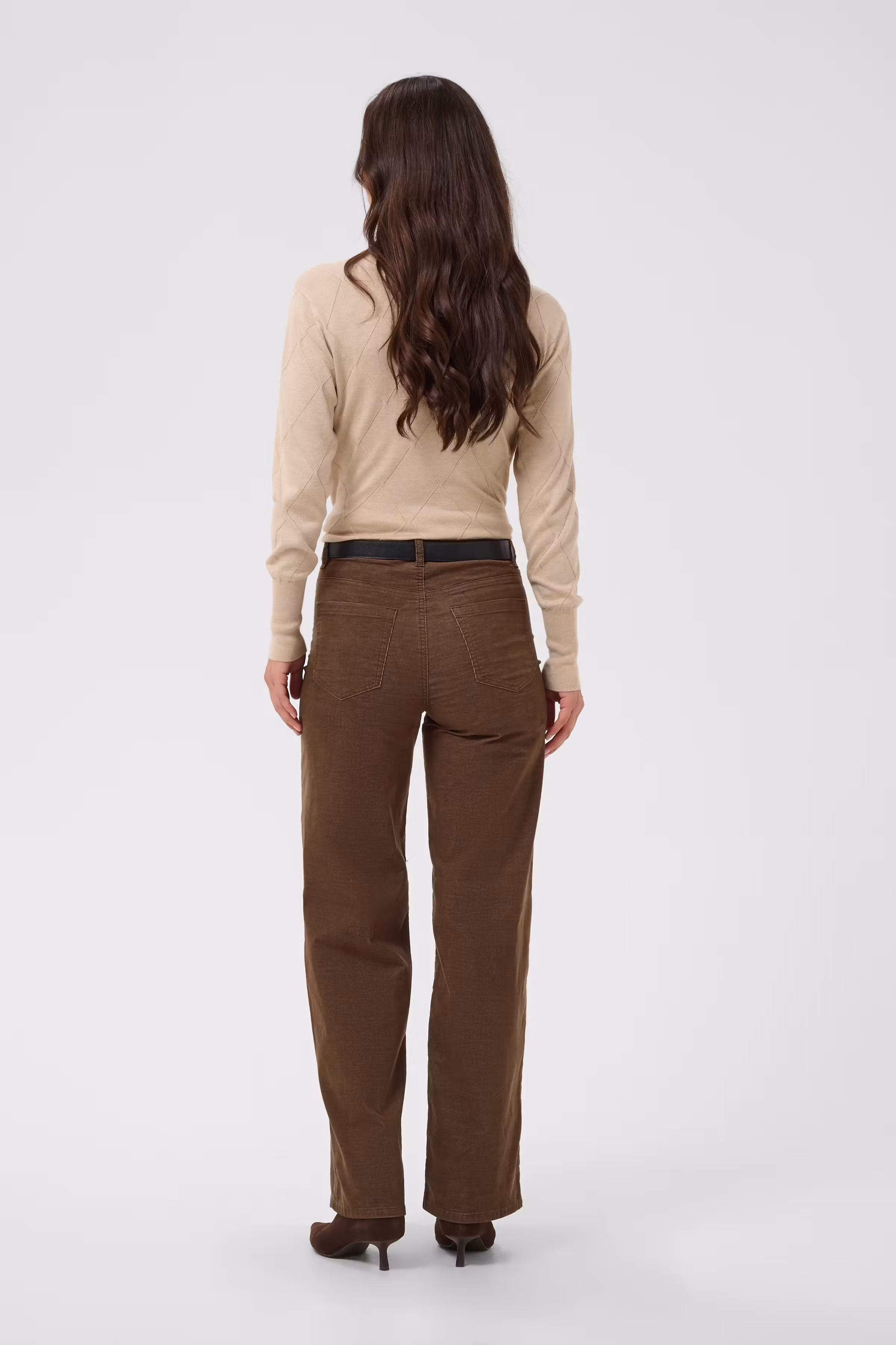 KAbecca Hose LOOKBOOK BACK 10512371-191116