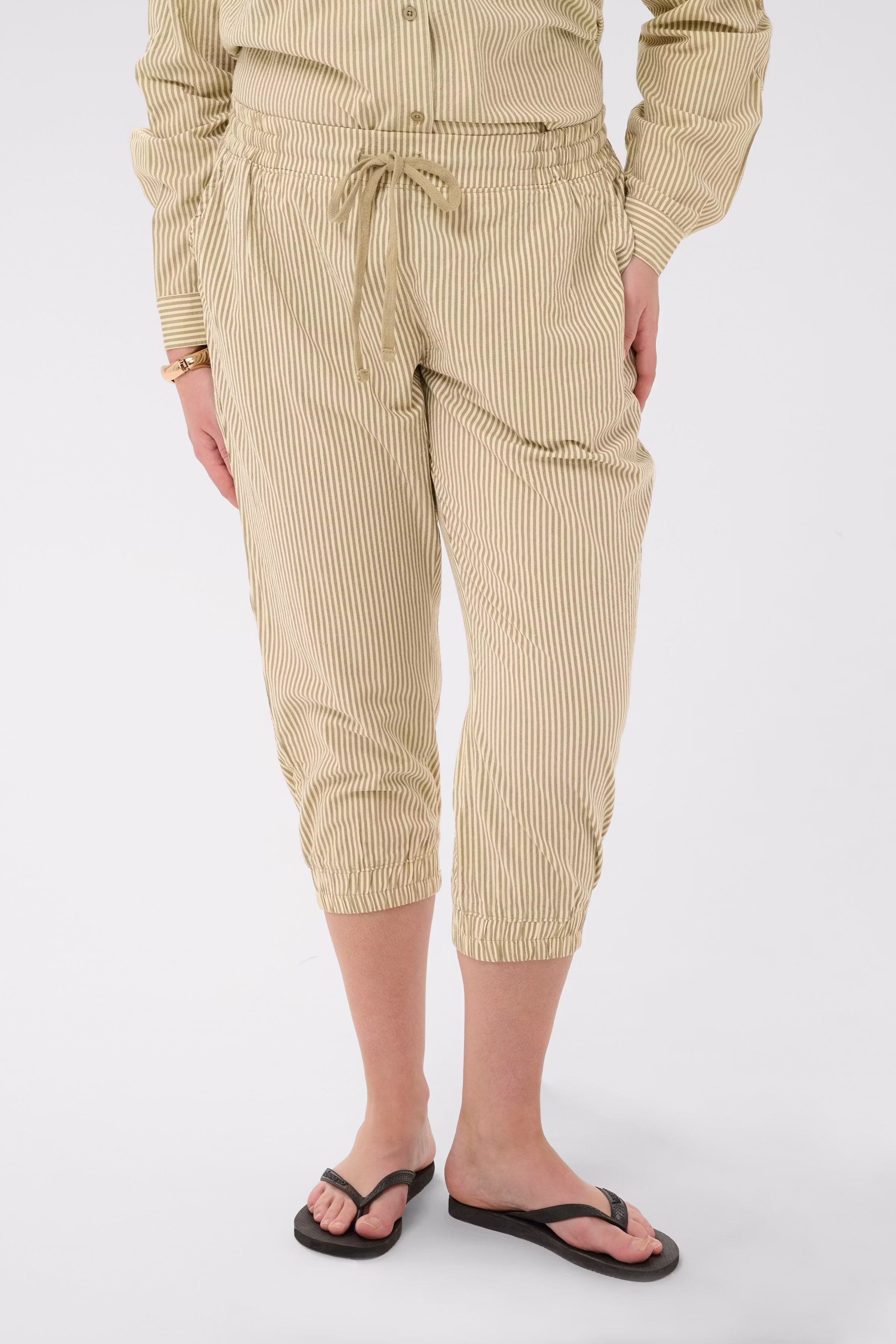 KCnana Trousers LOOKBOOK FRONT 10583333-107706
