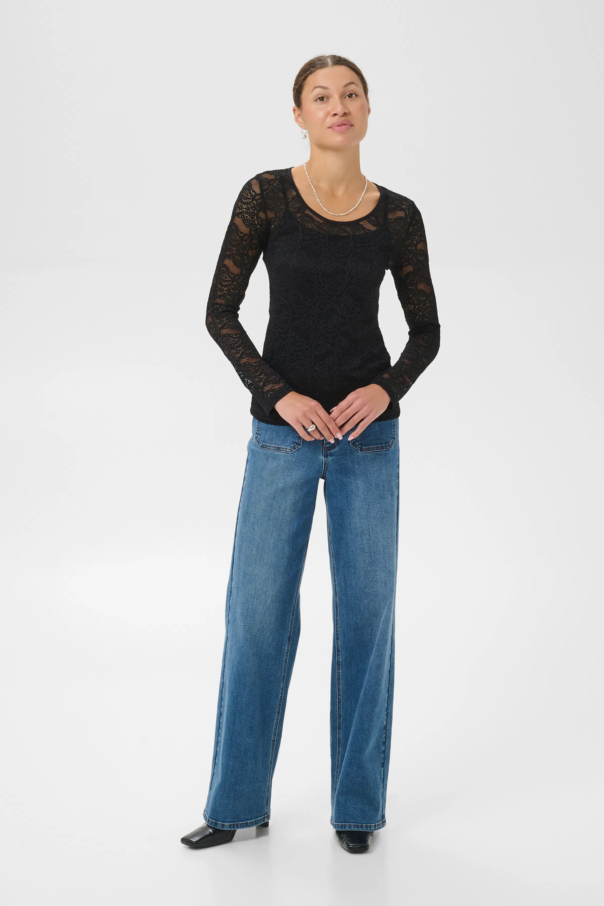 KAlucia Blonde-t-shirt LOOKBOOK FRONT 10512468-100121
