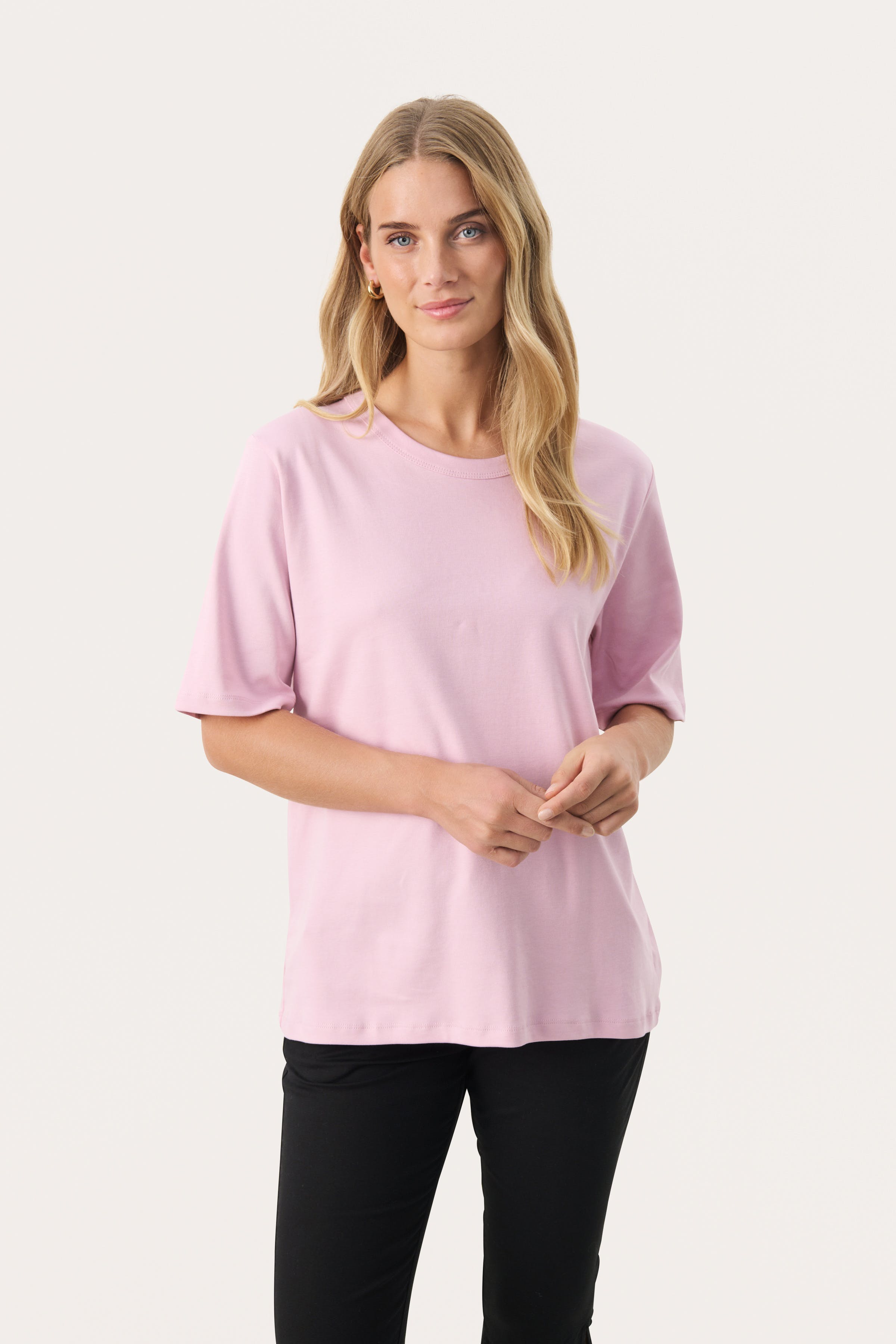 RatanaPW T-shirt LOOKBOOK FRONT 30307808-142305