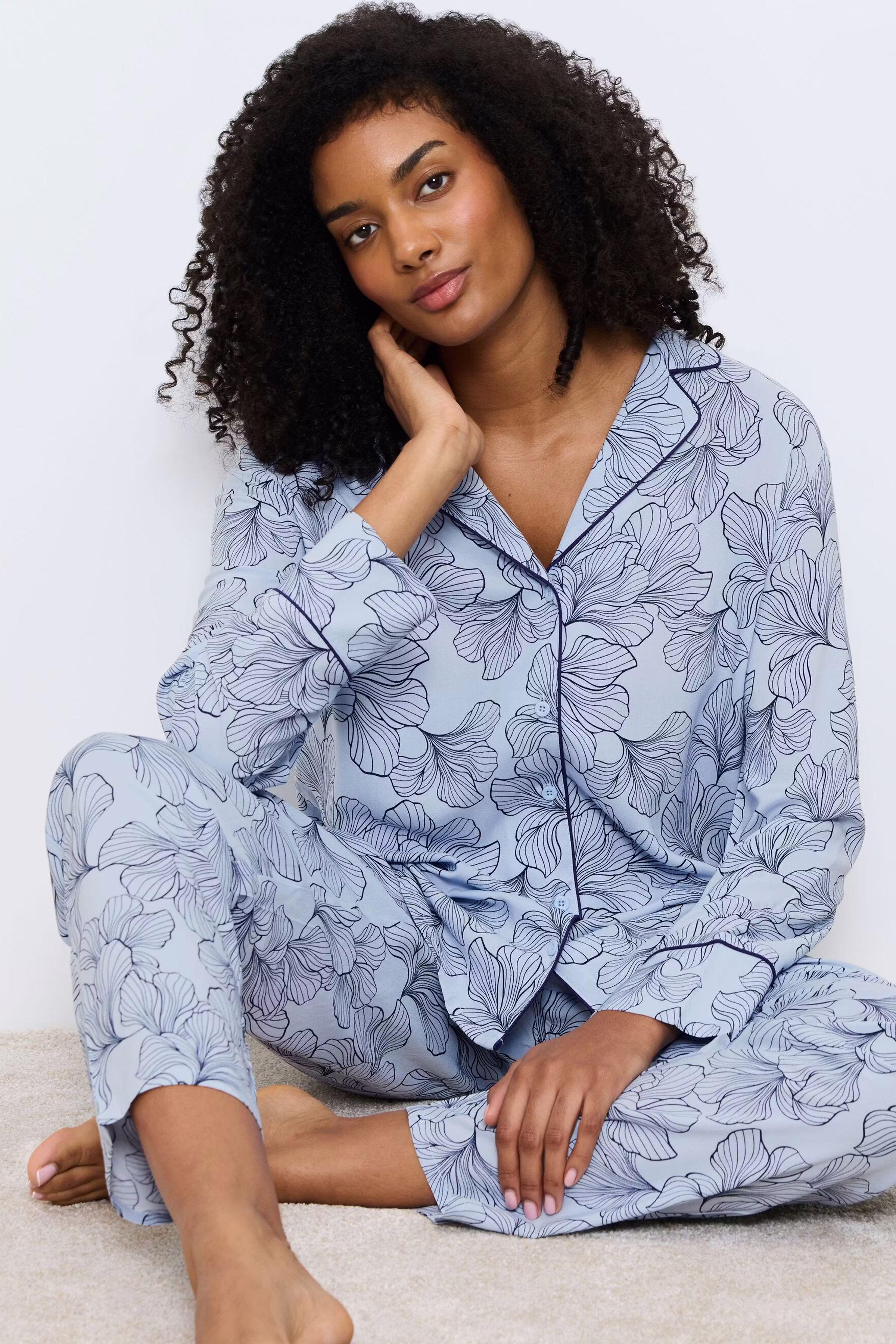 Triumph Pysjamas LOOKBOOK FRONT 40500304-T0032