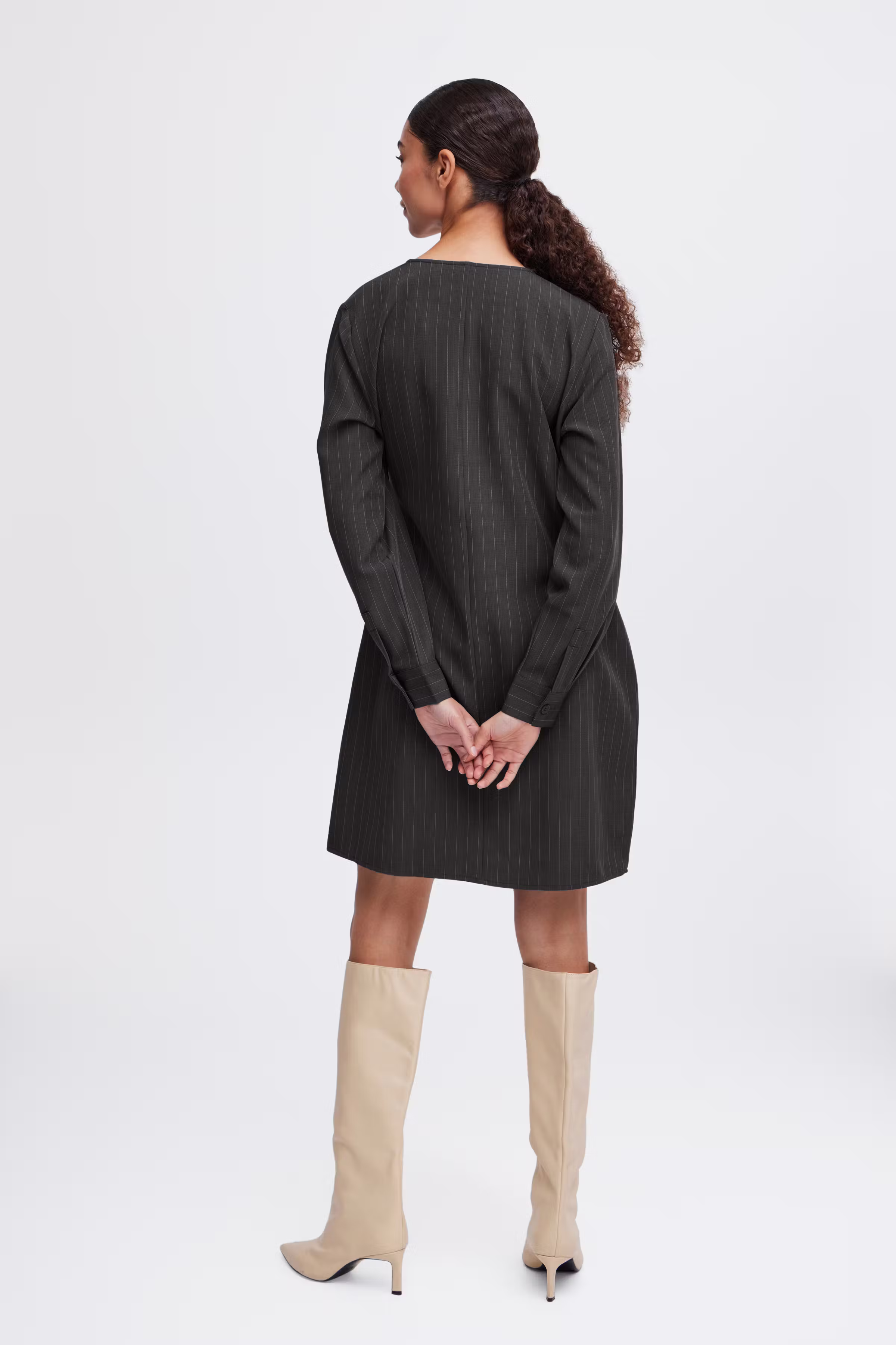 BYMMIDDE Kleid LOOKBOOK BACK 20815674-203922