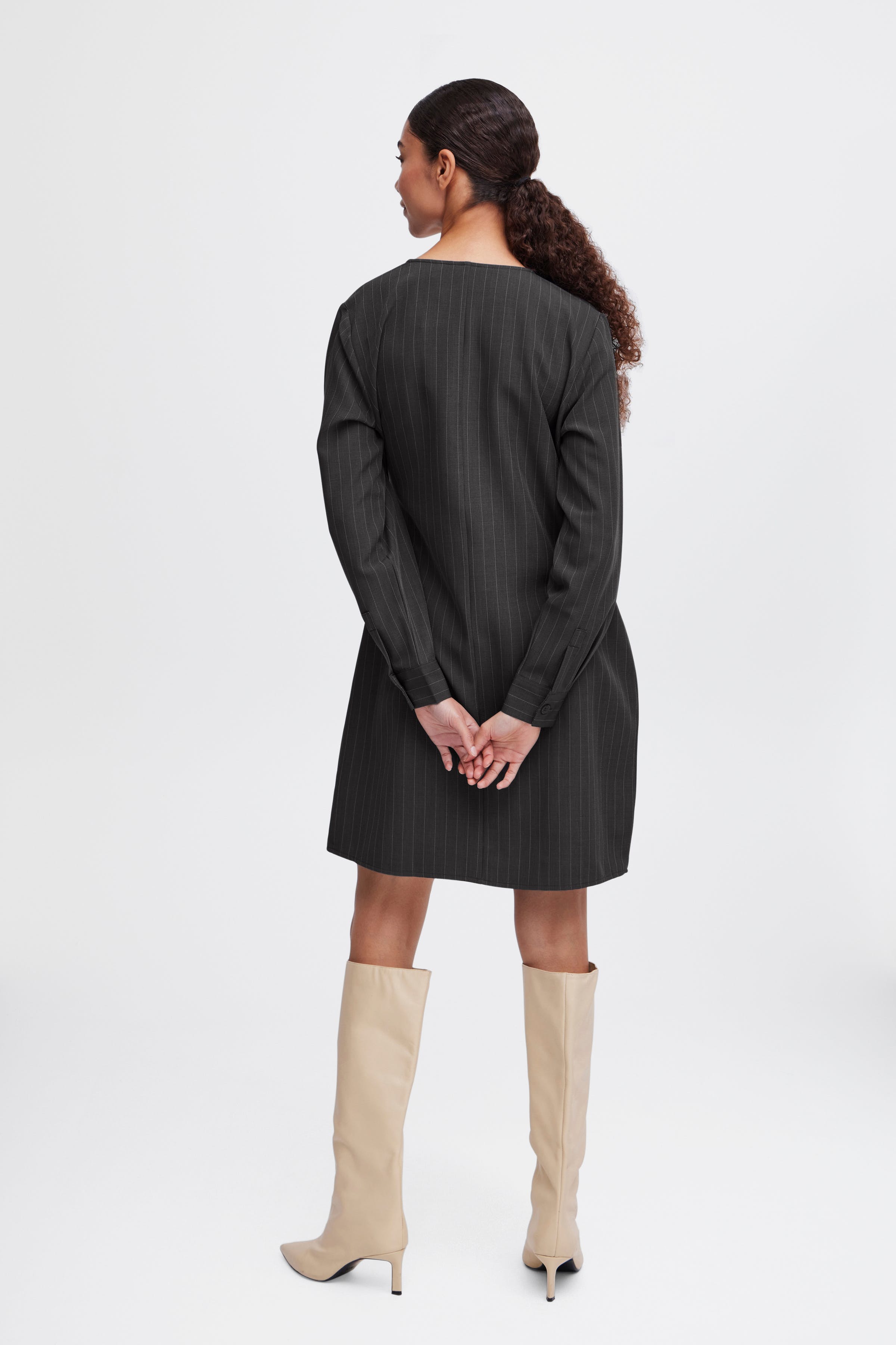 BYMMIDDE Kleid LOOKBOOK BACK 20815674-203922