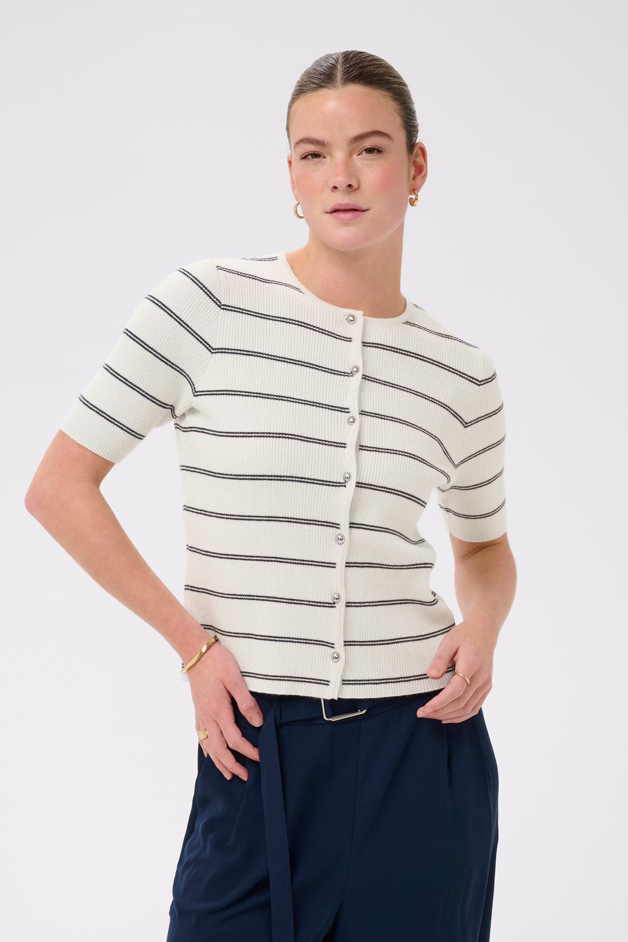 KAmorita Cardigan LOOKBOOK FRONT 10509948-109307