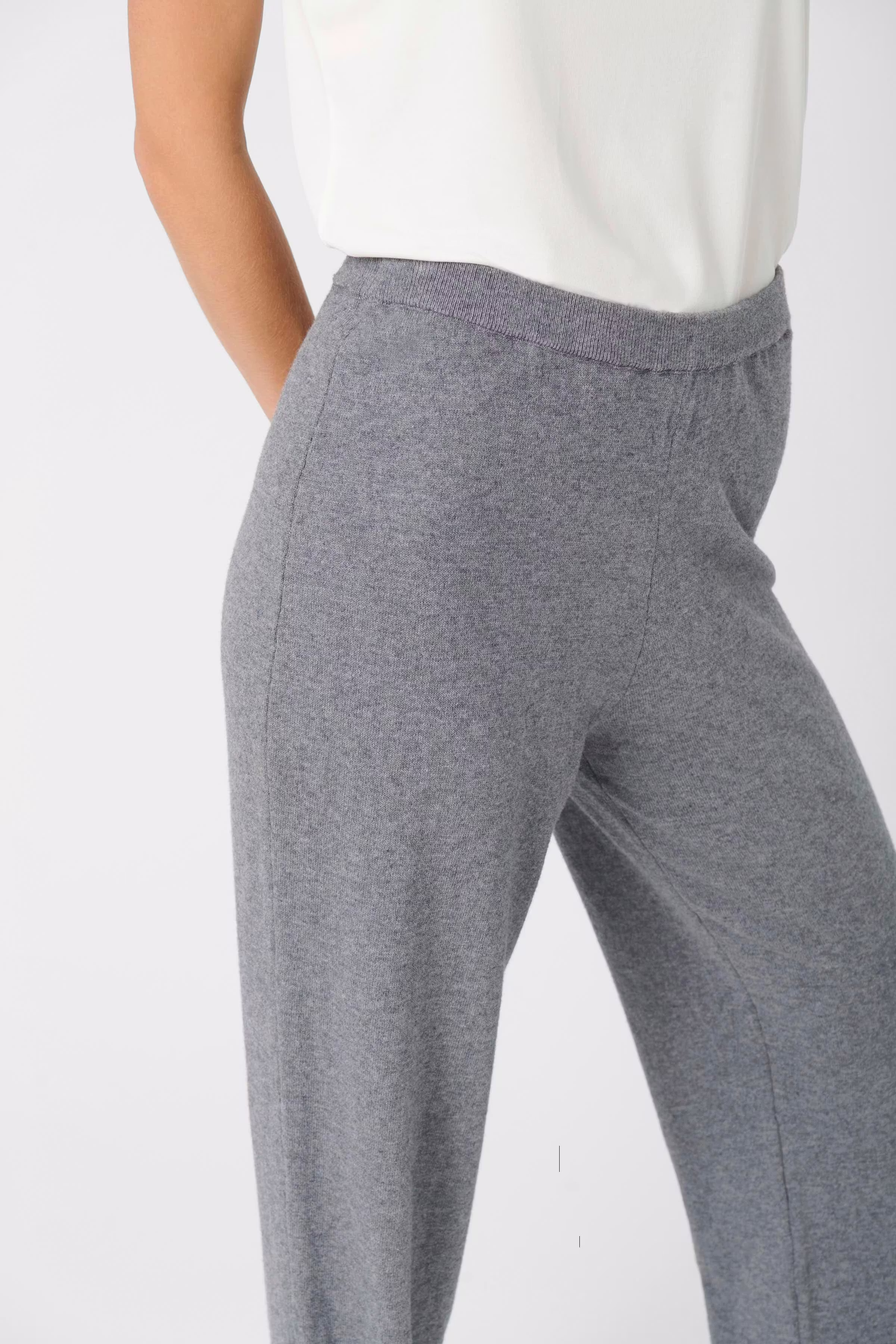 SLSanja Hose LOOKBOOK DETAIL 30408680-303161