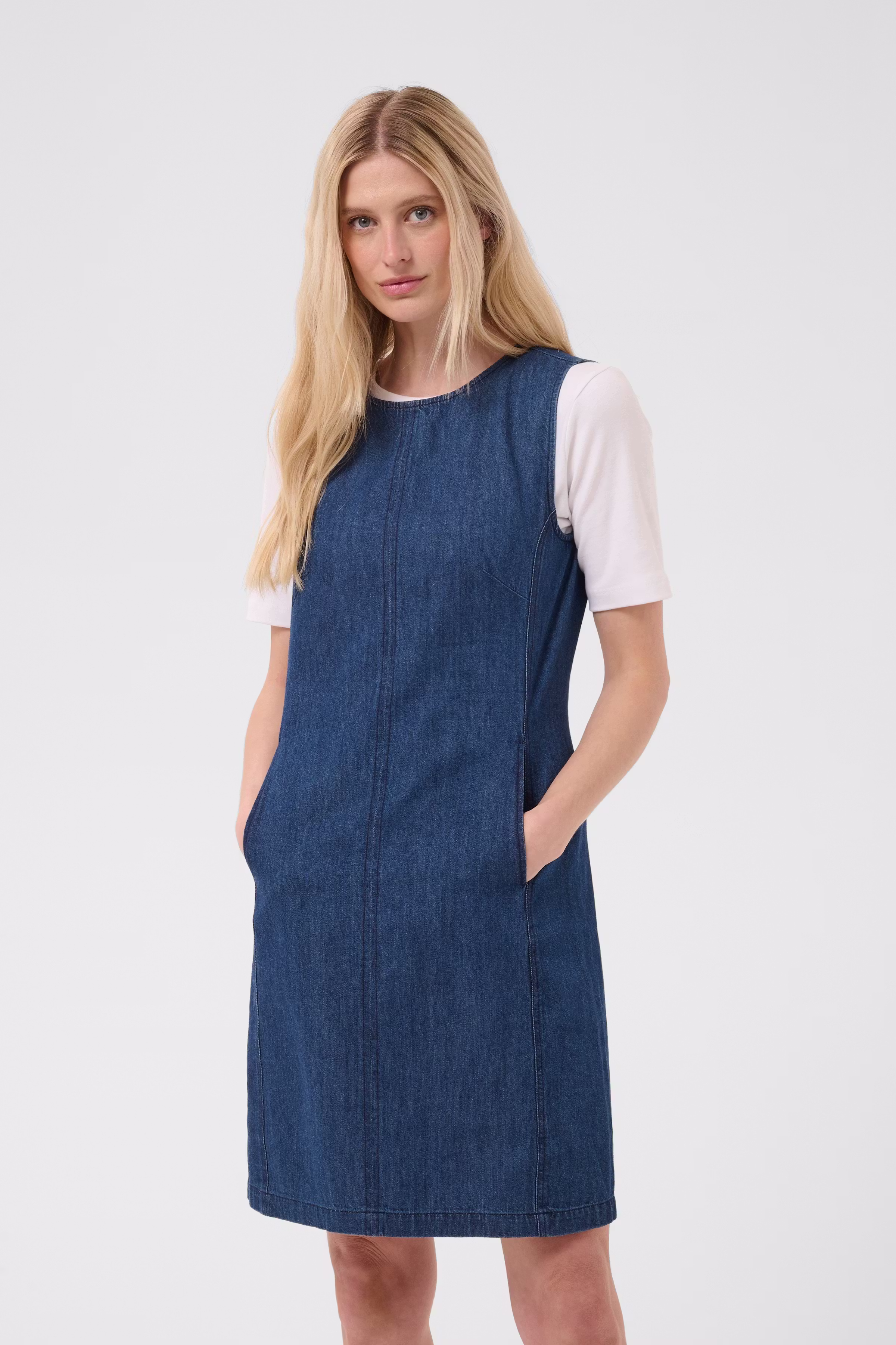 DanilaPW Kjole LOOKBOOK FRONT 30310672-300157