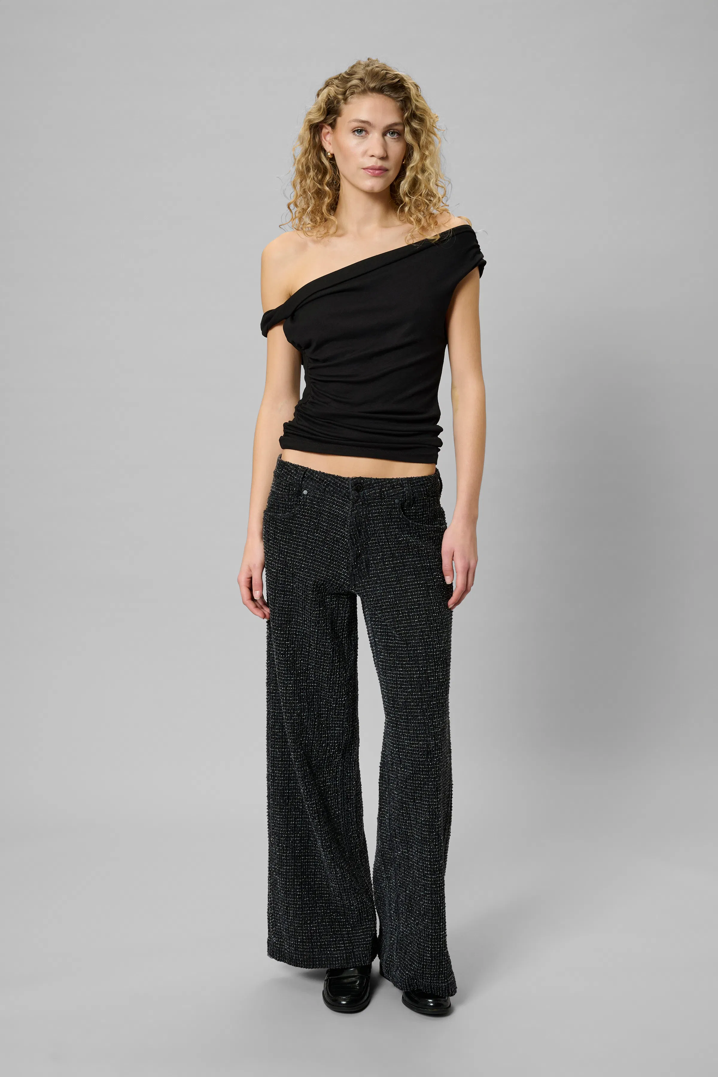 GiggoMW Top LOOKBOOK FRONT 10704922-100031