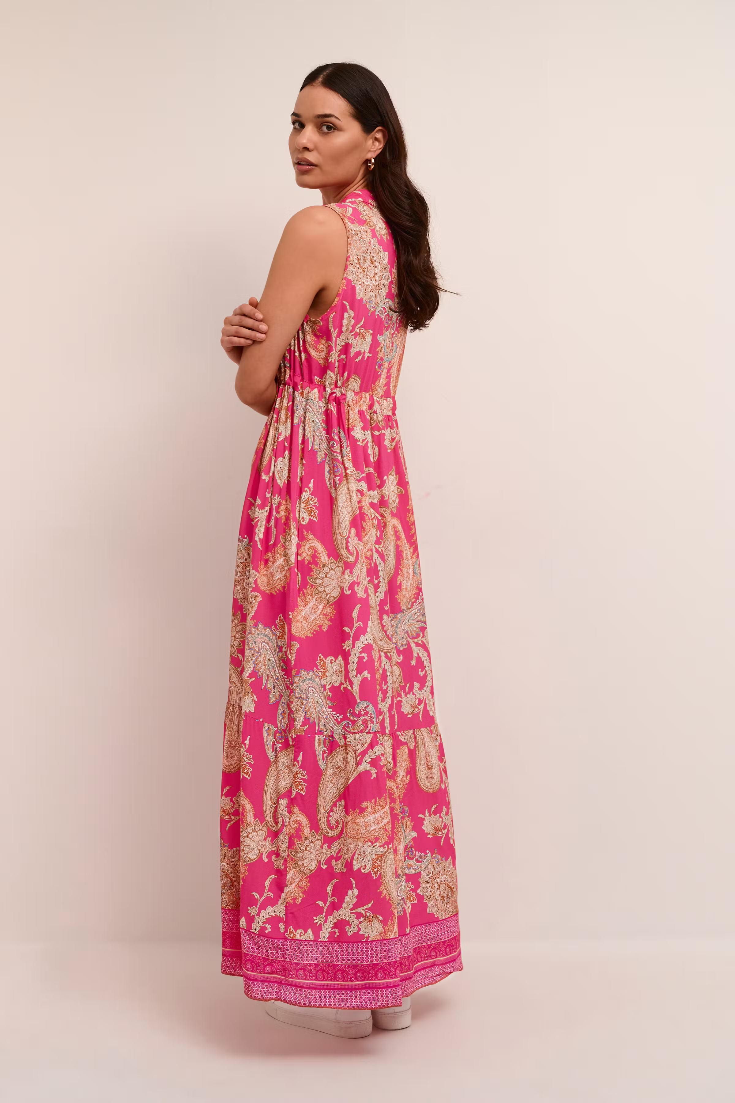 CRAlora Kleid LOOKBOOK BACK 10650737-103989