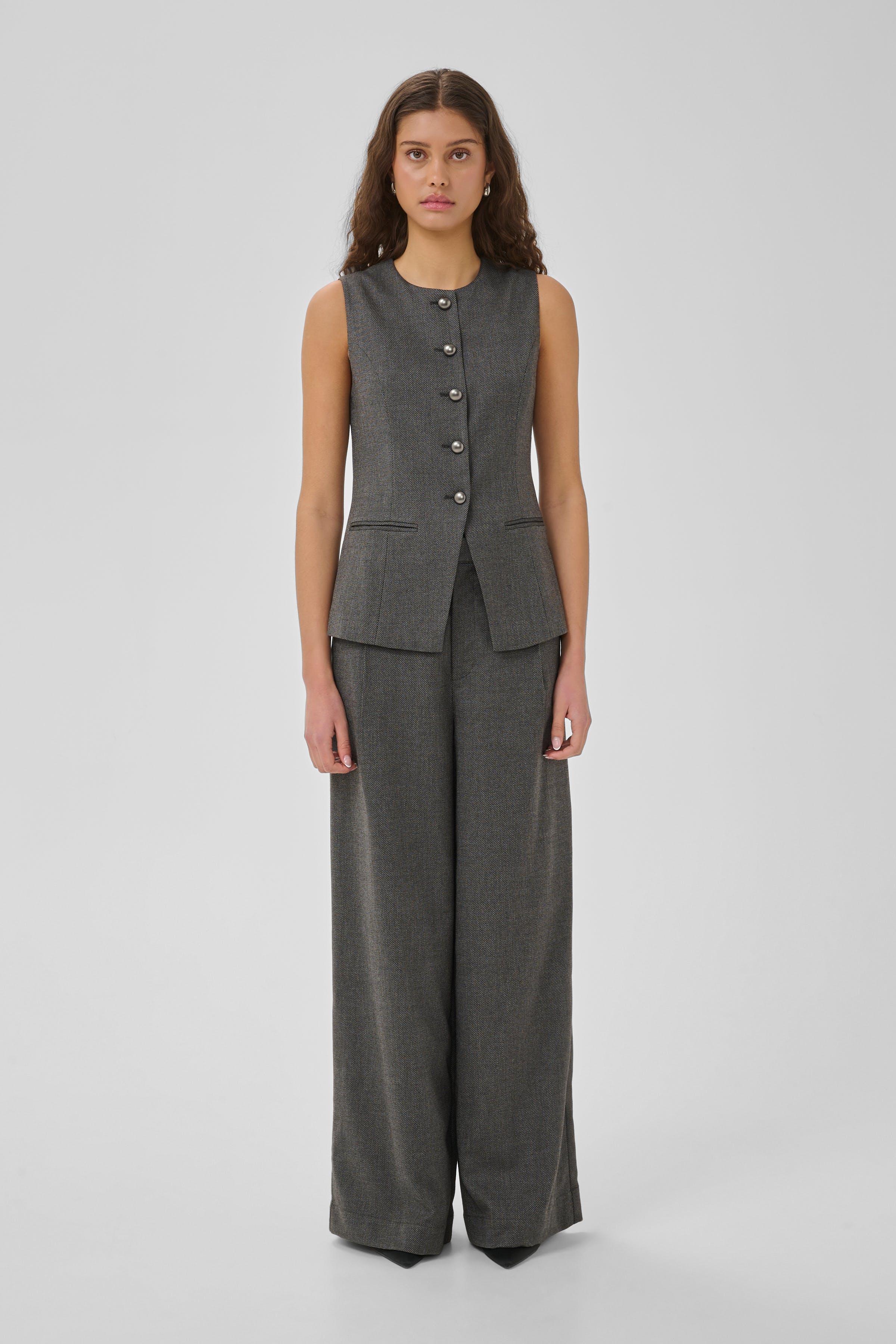 MWDina Trousers LOOKBOOK FRONT 10705686-100379