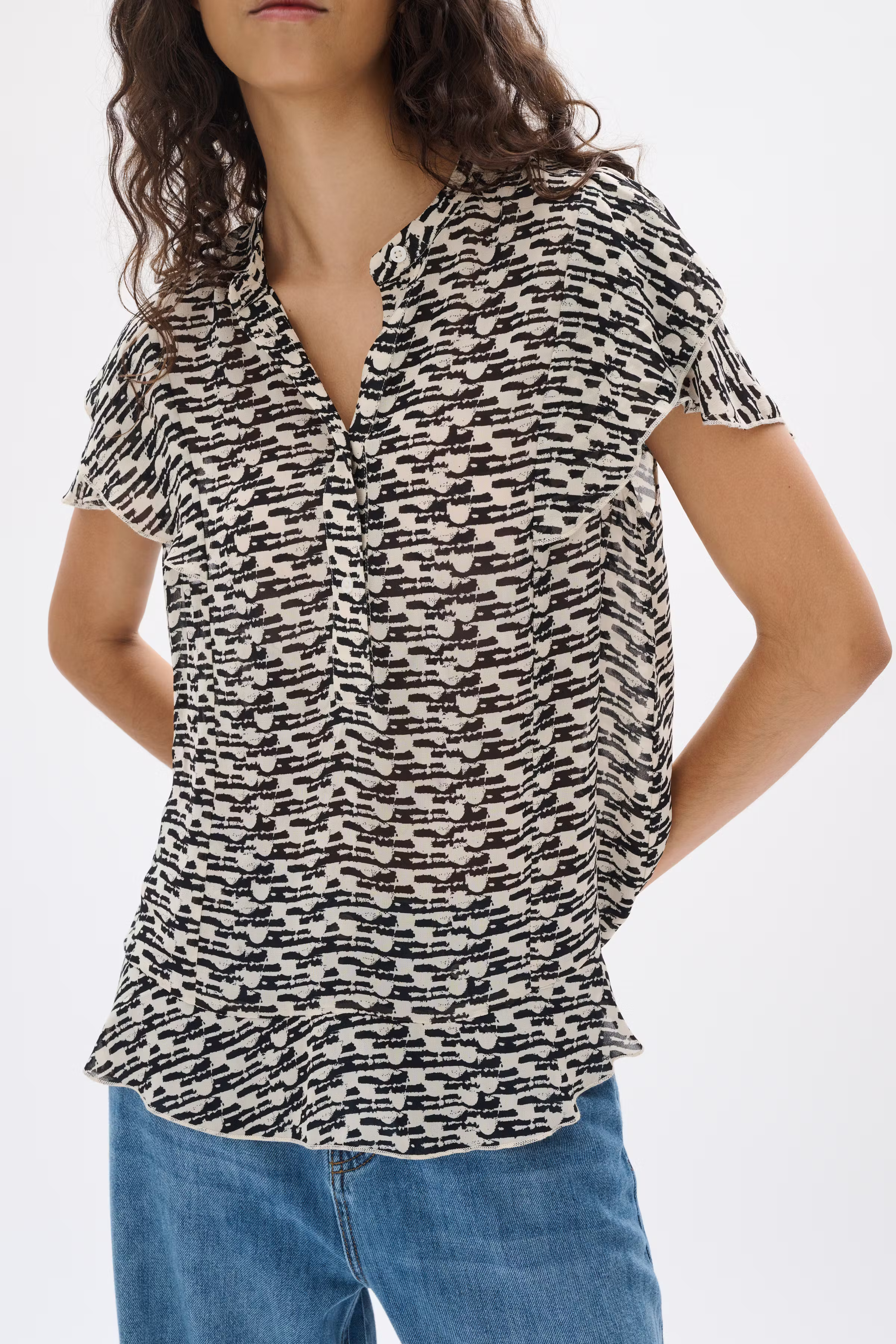 CessieIW Blus LOOKBOOK FRONT 30110250-303575