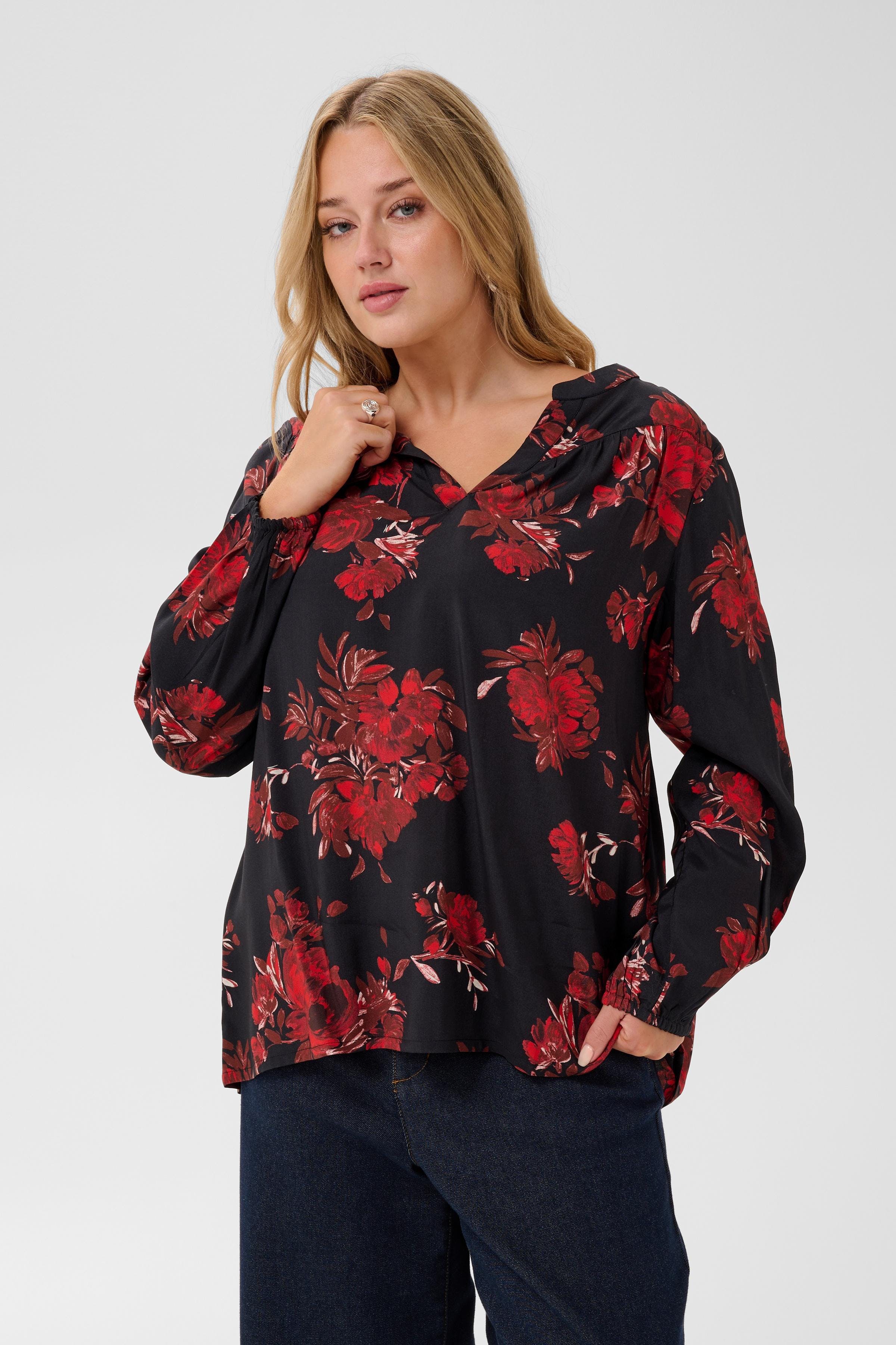 KChipe Blouse LOOKBOOK FRONT 10584513-110077