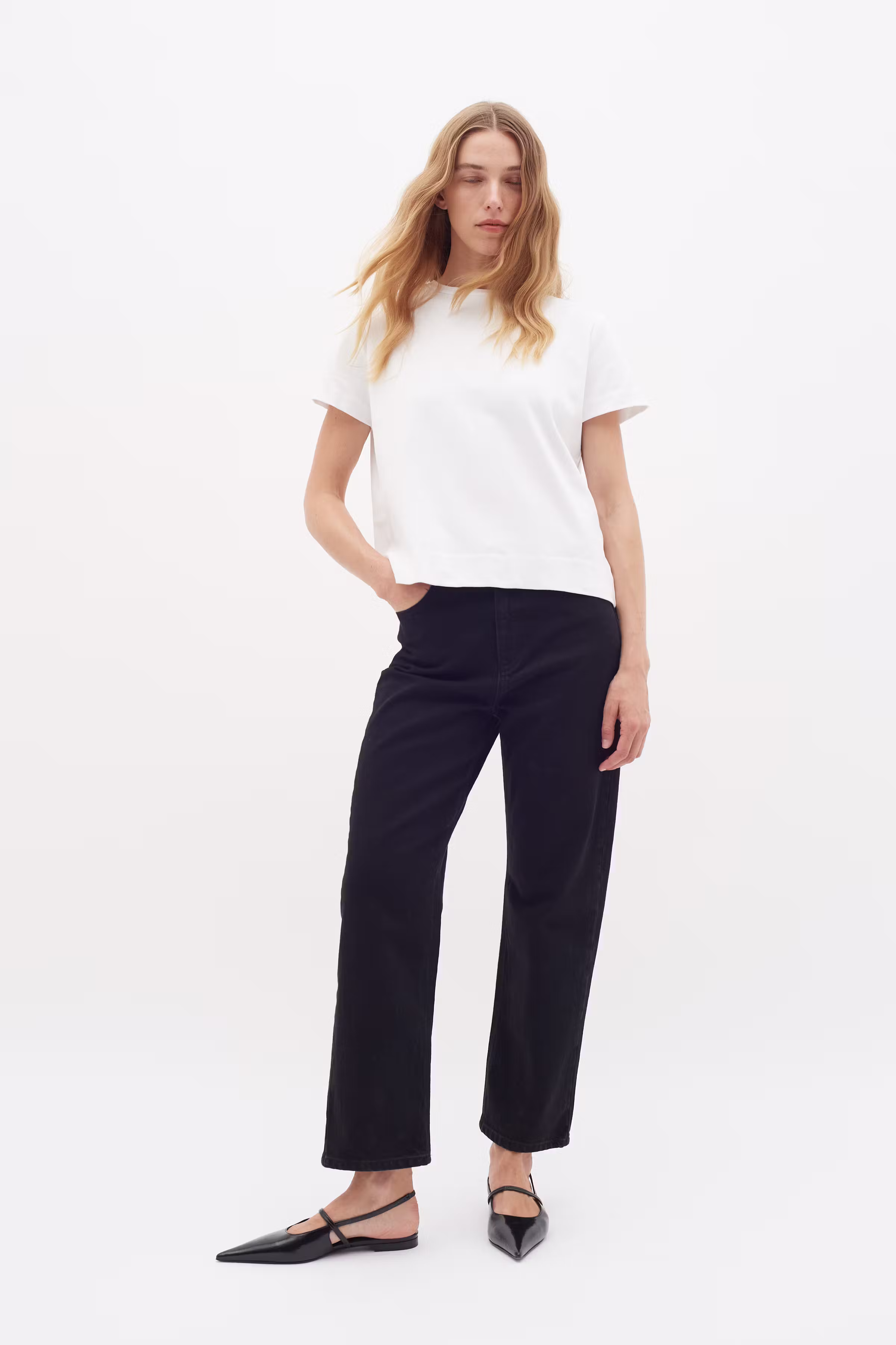 LukeIW Base T-shirt LOOKBOOK FRONT 30109358-300001