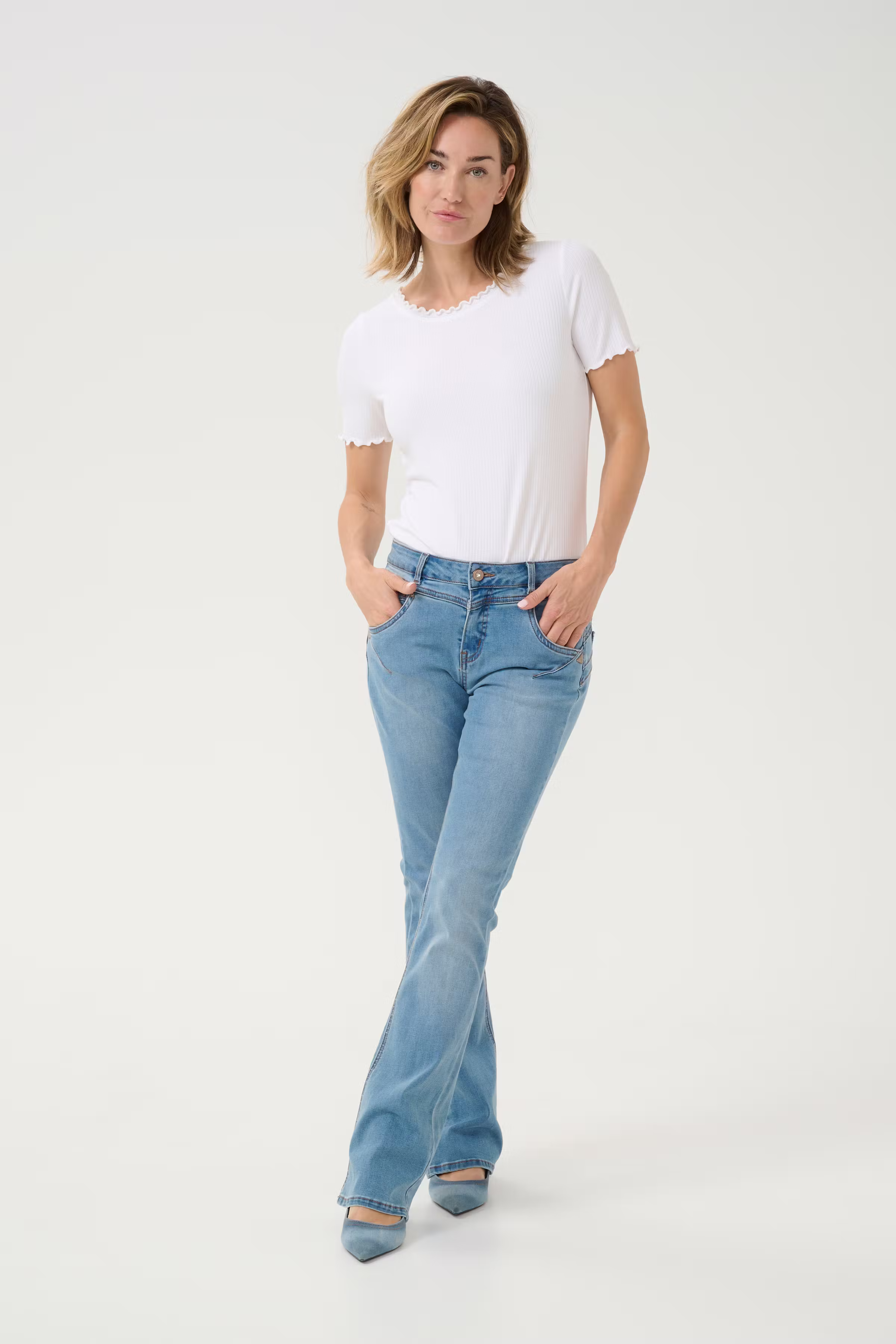 CRAmalie Bootcut Jeans LOOKBOOK FRONT 10650697-104553