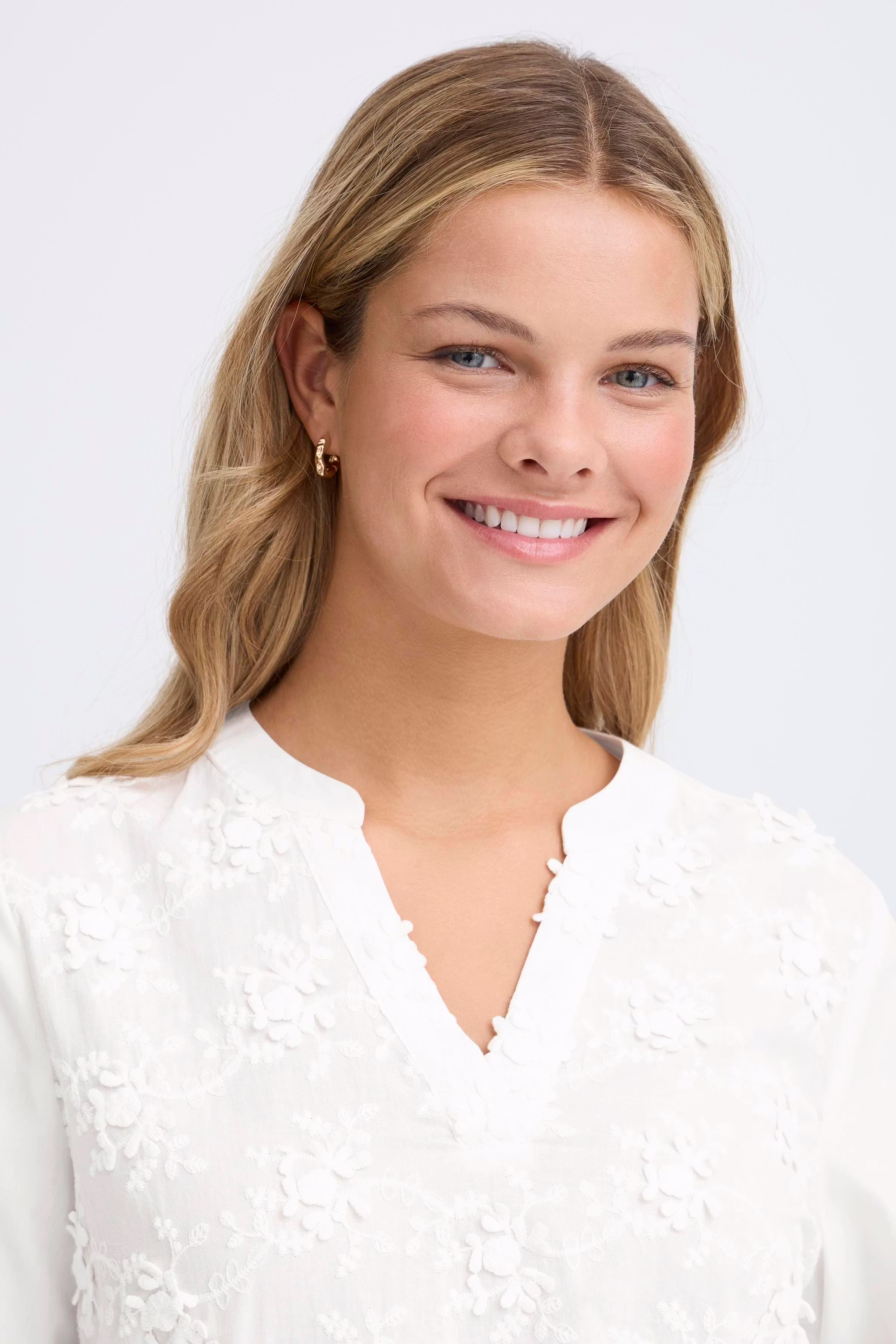 FROBBIE Bluse LOOKBOOK DETAIL 20617435-114800