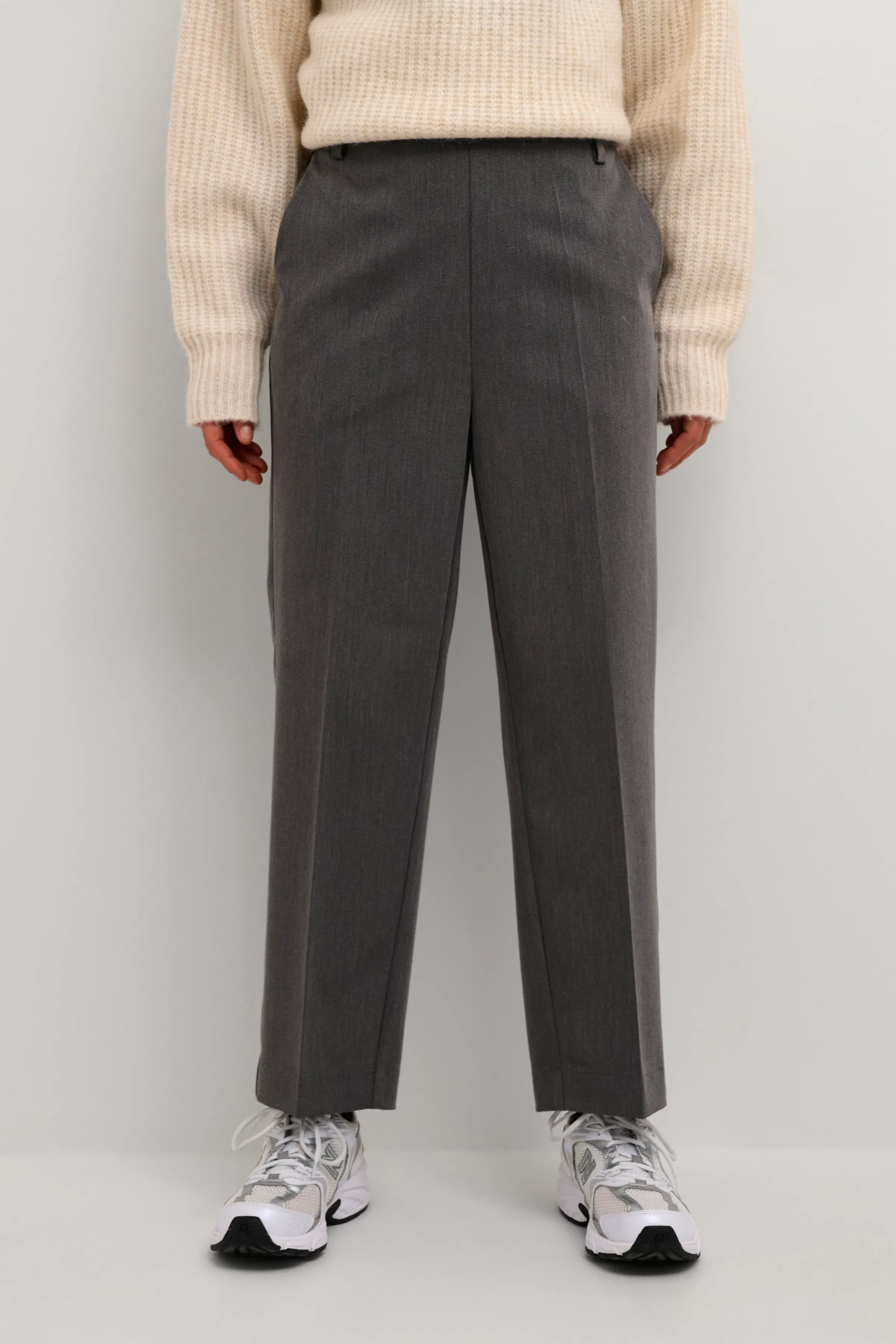 KAsakura Cropped Pantalon LOOKBOOK FRONT 10506127-100125
