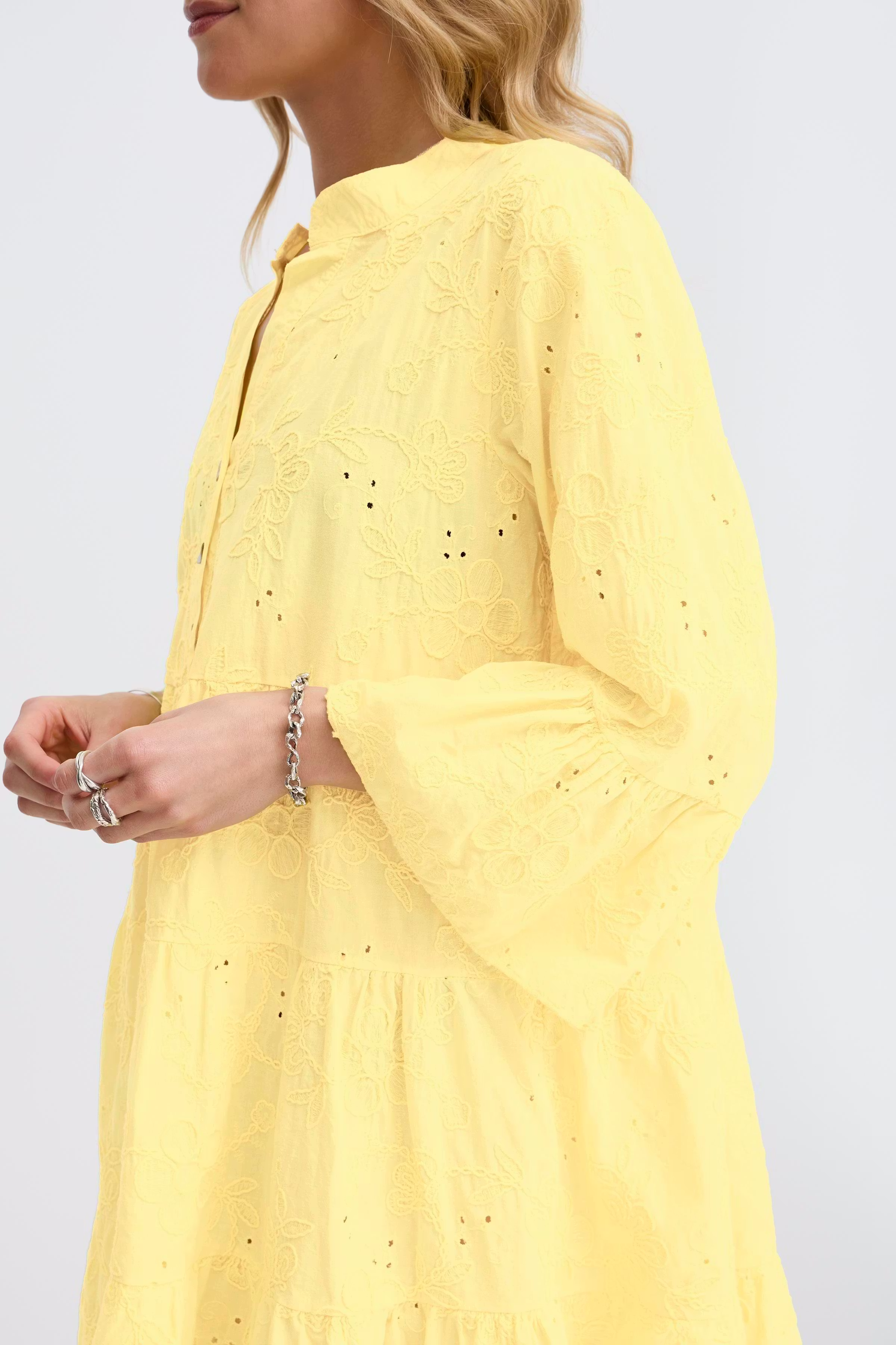 SBLUCKY Kjole LOOKBOOK DETAIL 22100982-120825