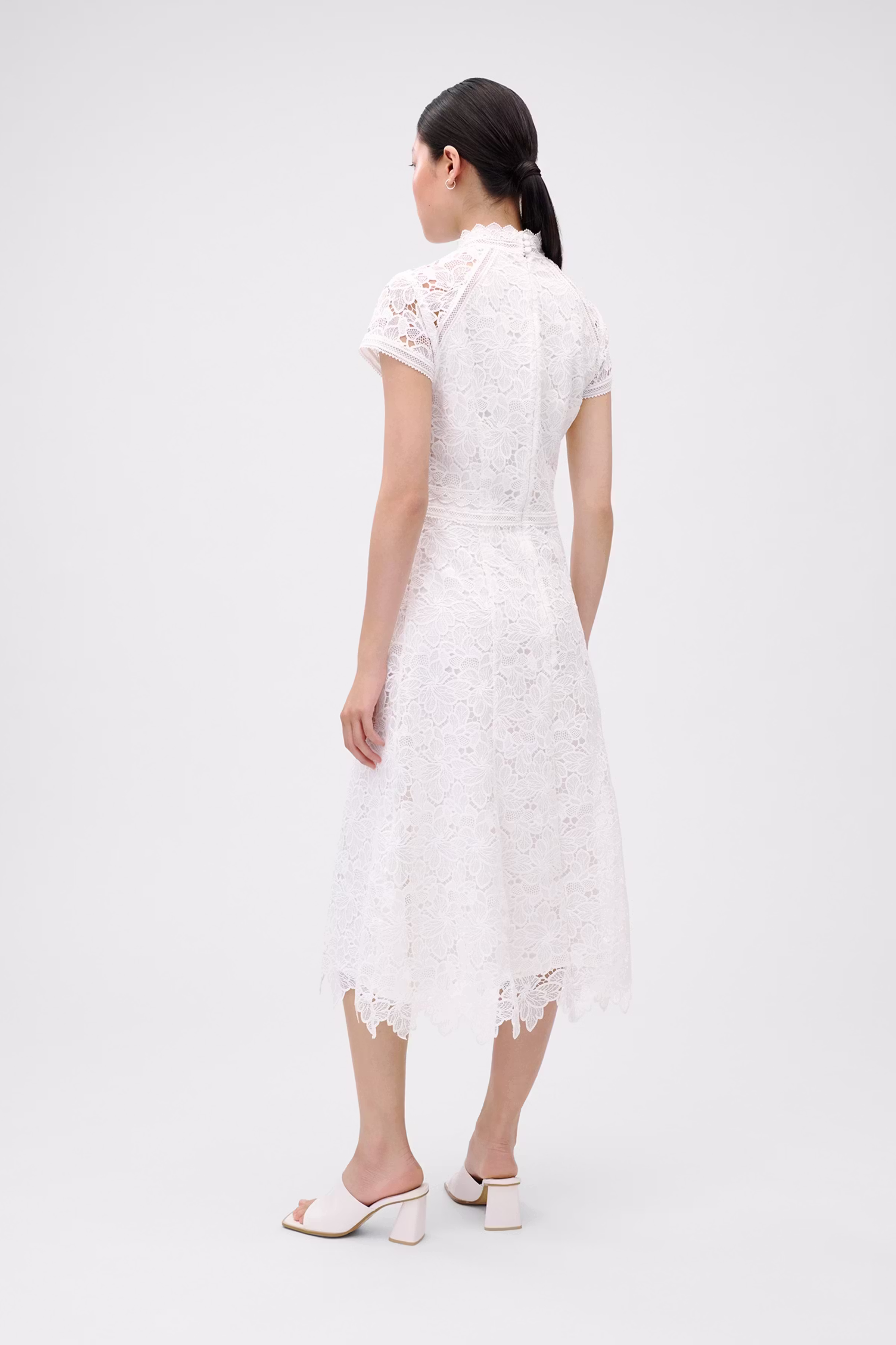 IONESSY Dress LOOKBOOK BACK 30600314-WH010