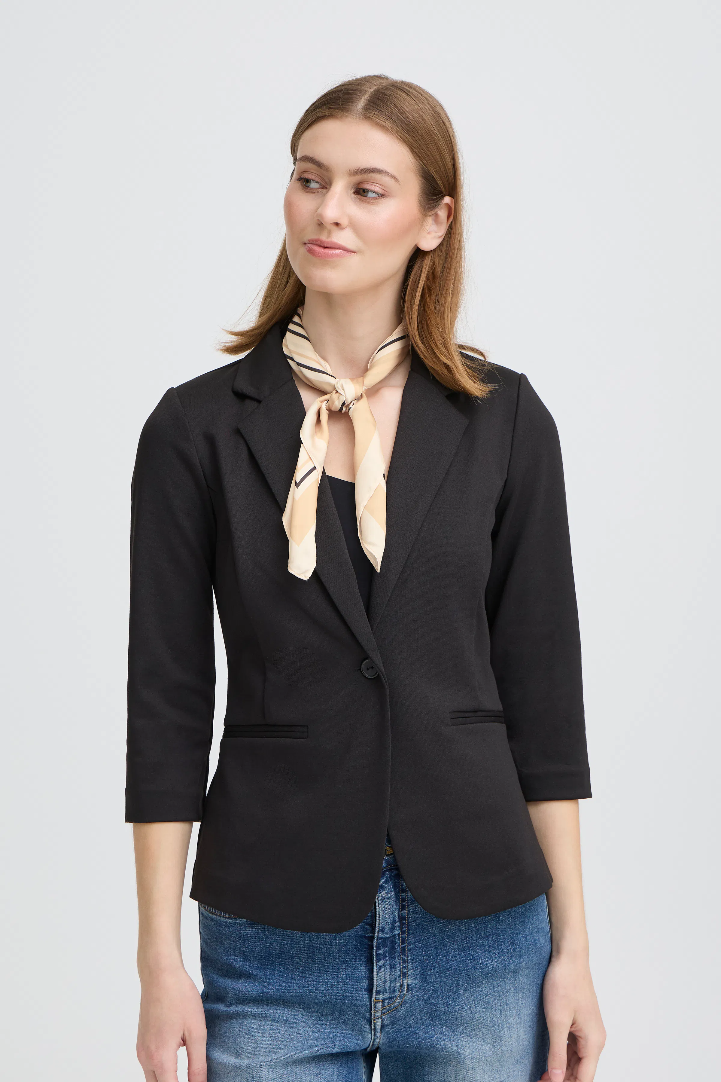 IAJLA Skjerf LOOKBOOK FRONT 20125328-161212