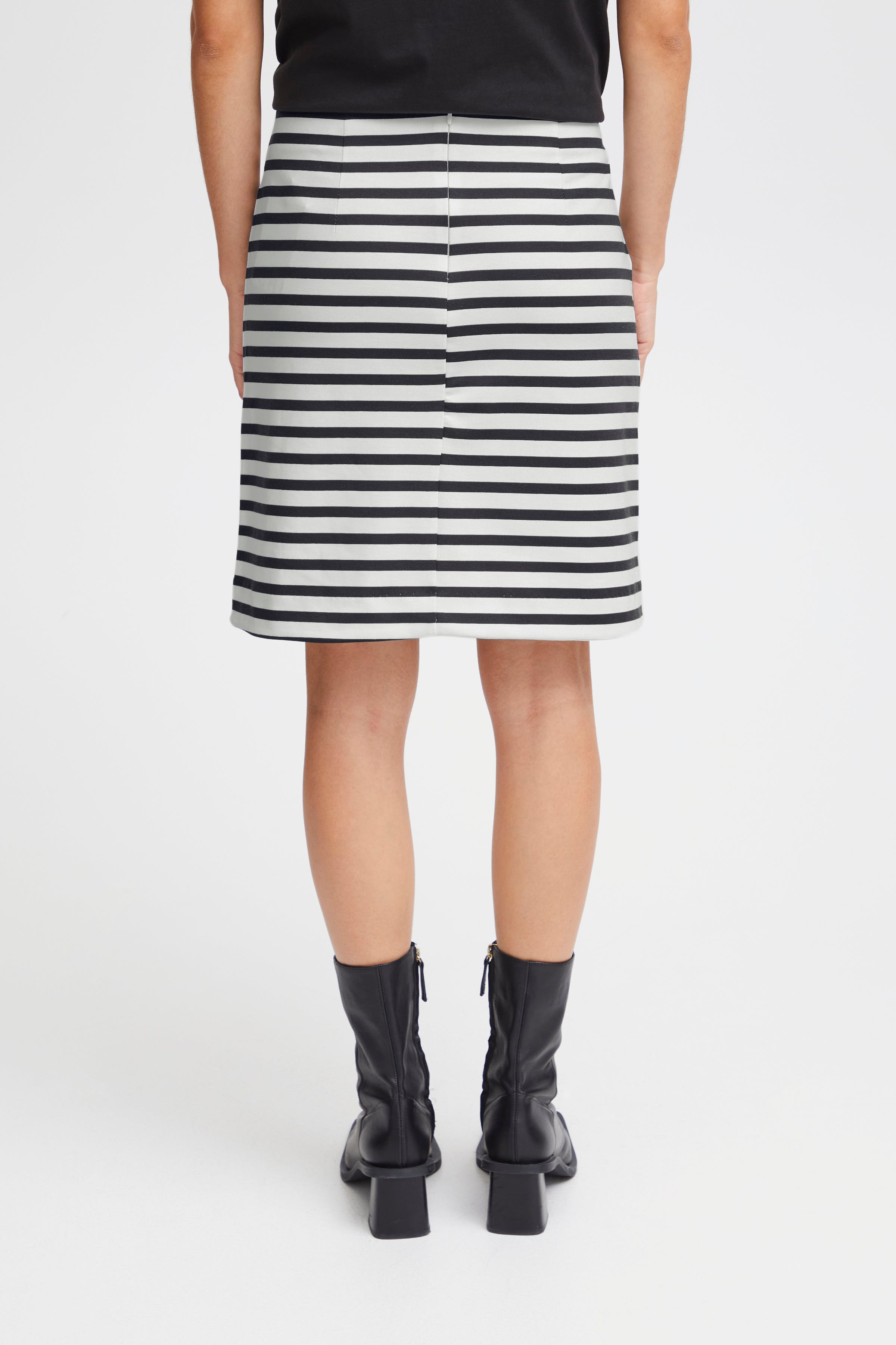 IHKATE Rock LOOKBOOK BACK 20120505-202756